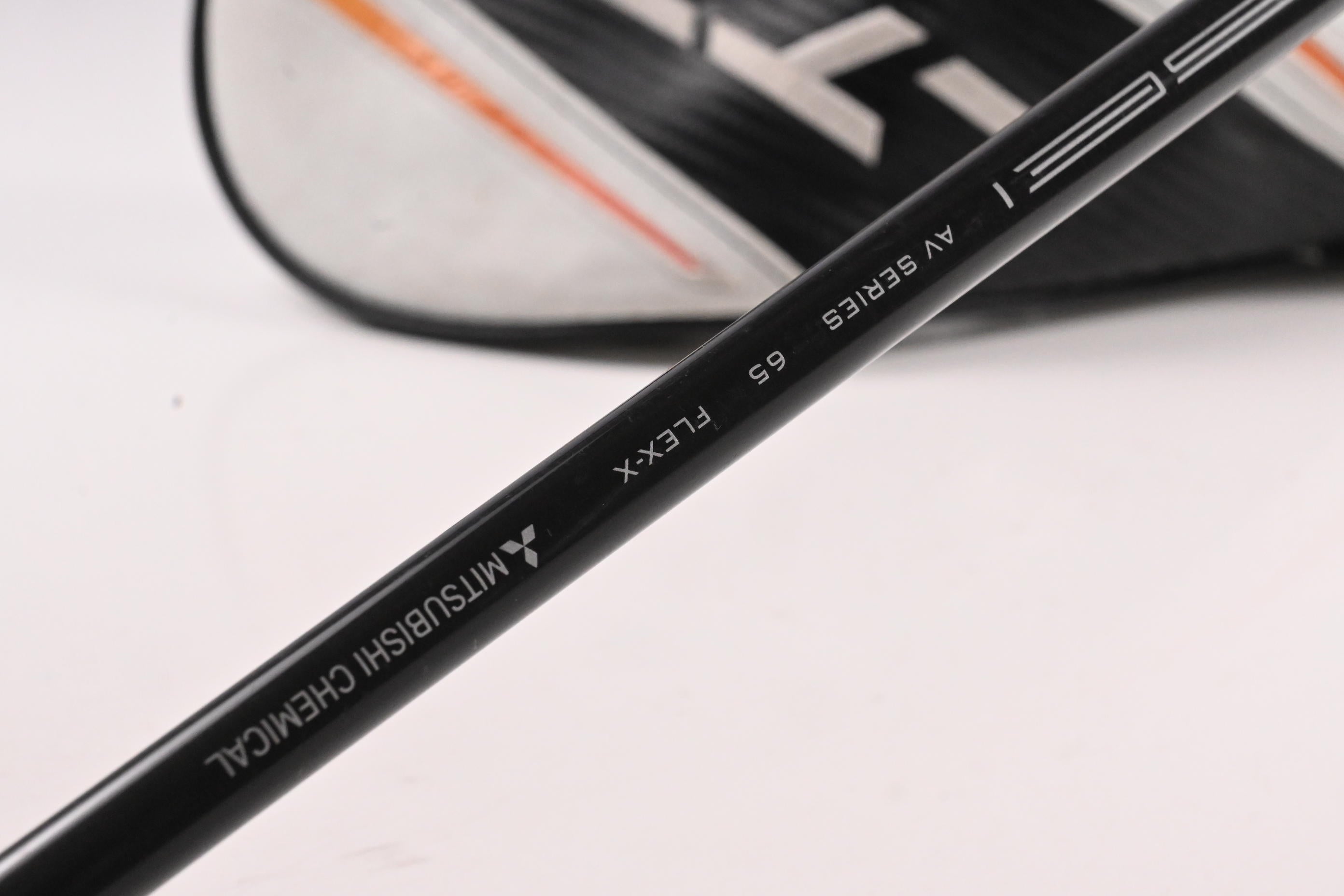 Cobra LTDx LS Driver / 10.5 Degree / X-Flex Tensei AV RAW White 65 Shaft