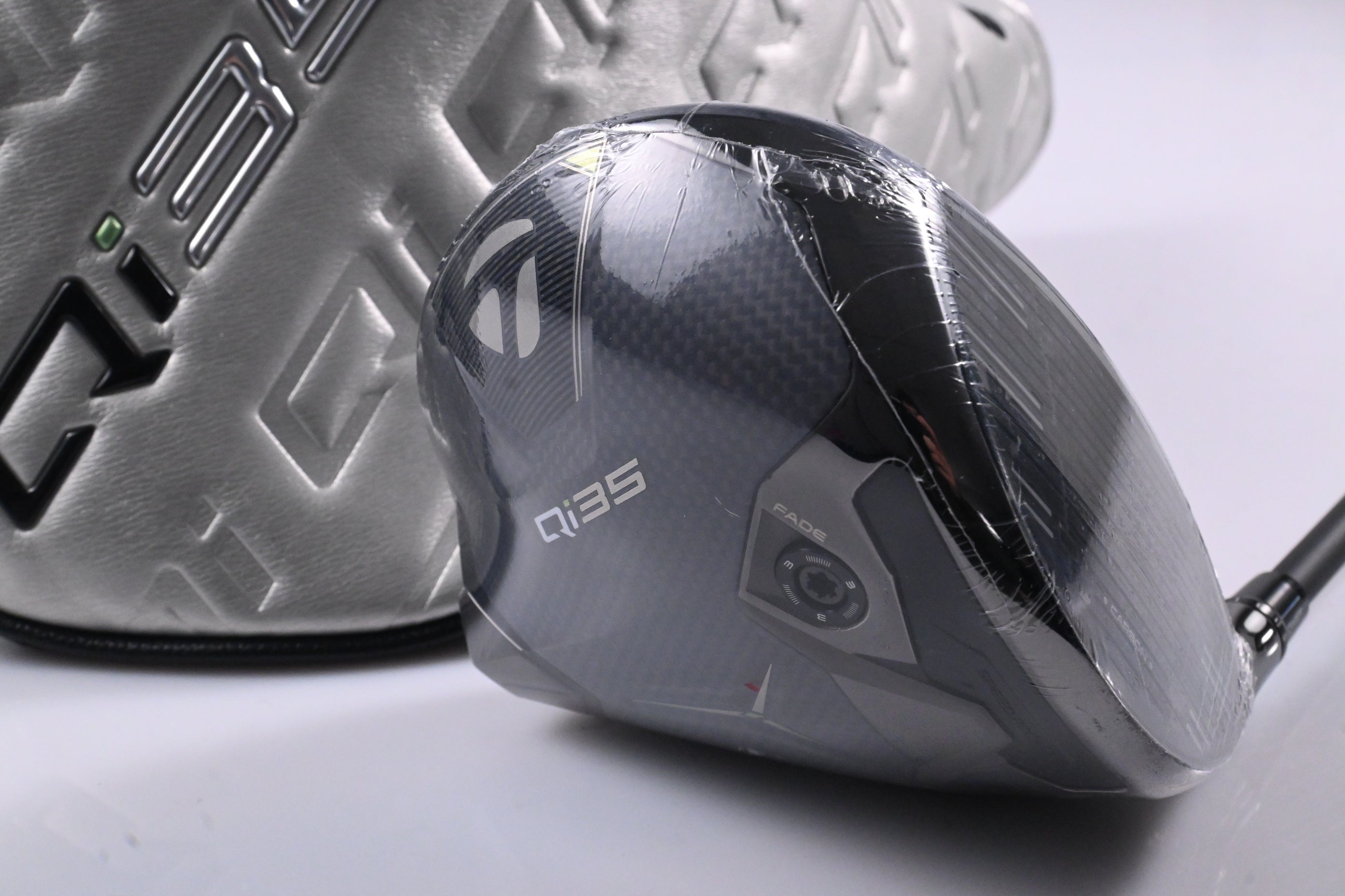 Taylormade Qi35 LS Driver / 10.5 Degree / Stiff Flex Kai'li Dark Waves White 60