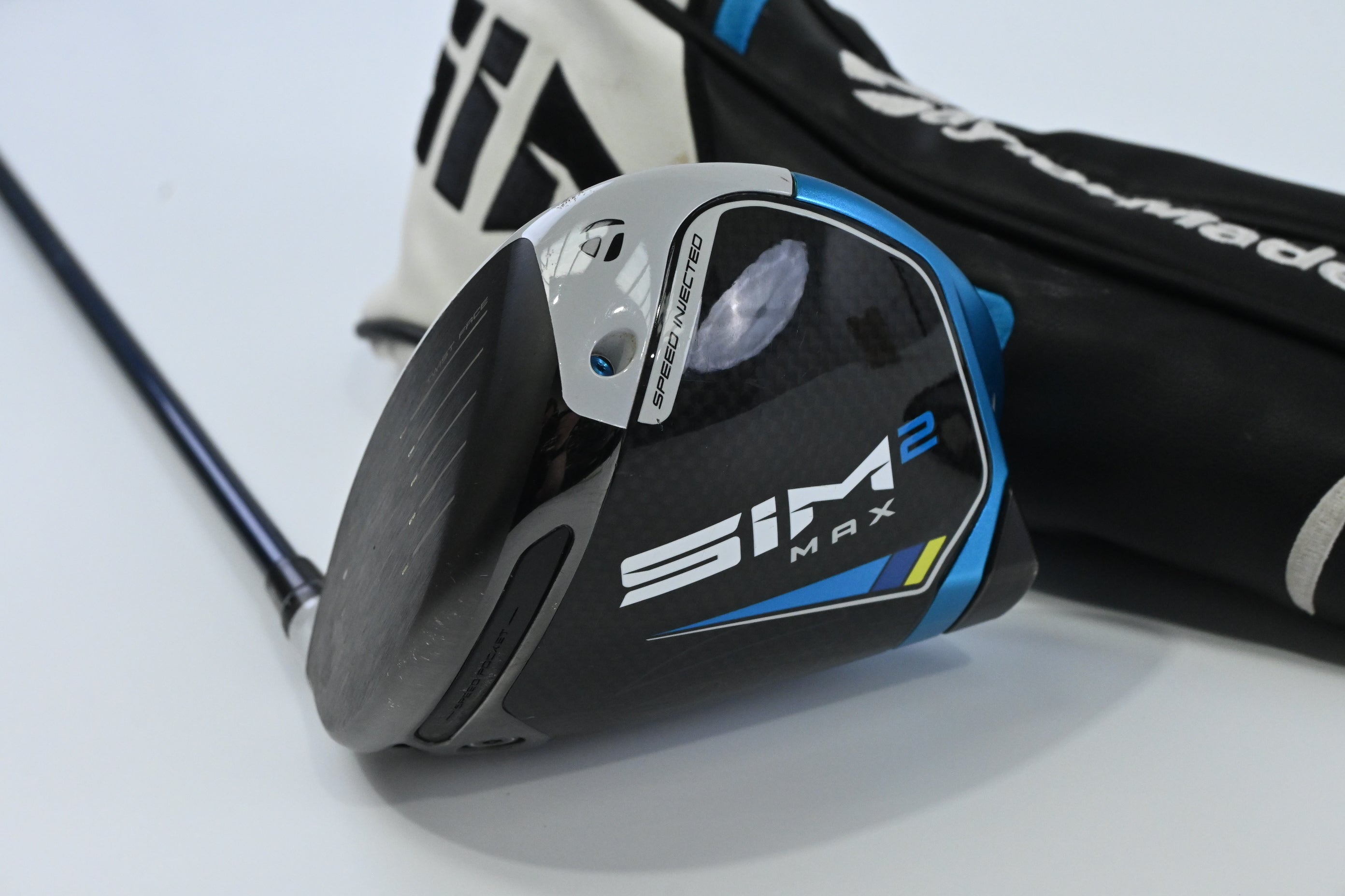Left Hand Taylormade SIM2 Max Driver / 10.5 Degree / Regular Flex Fujikura
