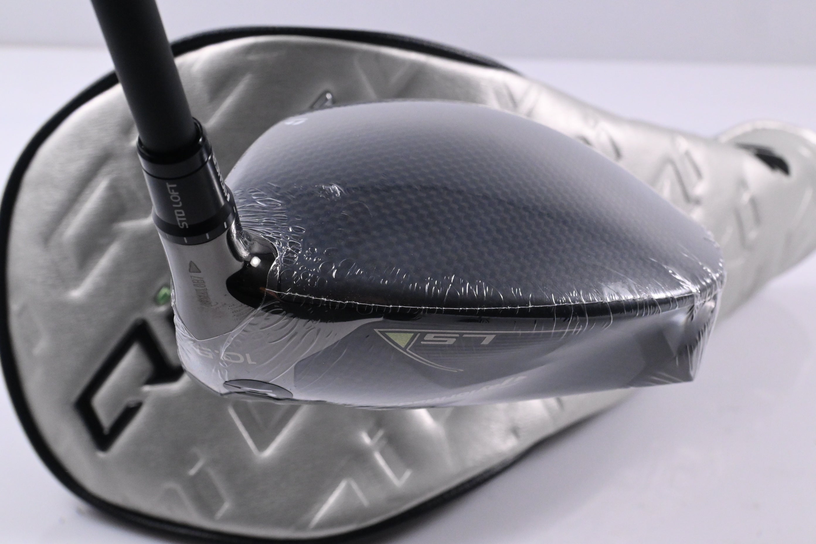 Taylormade Qi35 LS Driver / 10.5 Degree / Stiff Flex Kai'li Dark Waves White 60