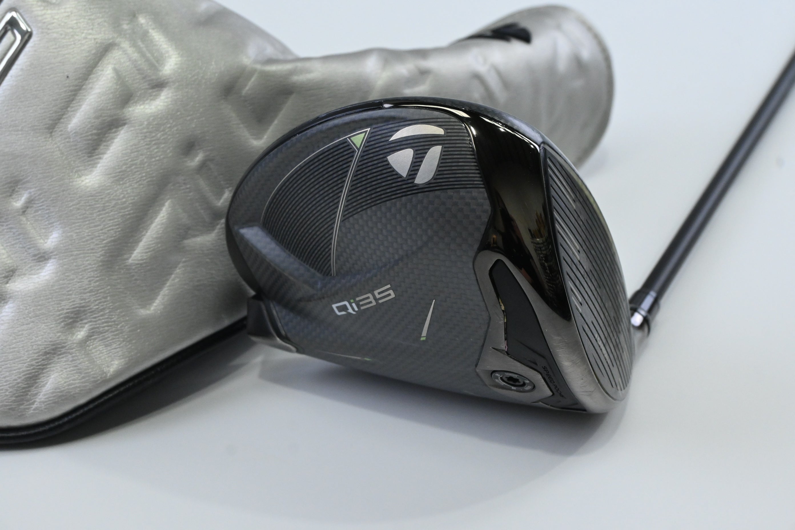 Taylormade Qi35 Driver / 10.5 Degree / Regular Flex Cypher 50 Shaft