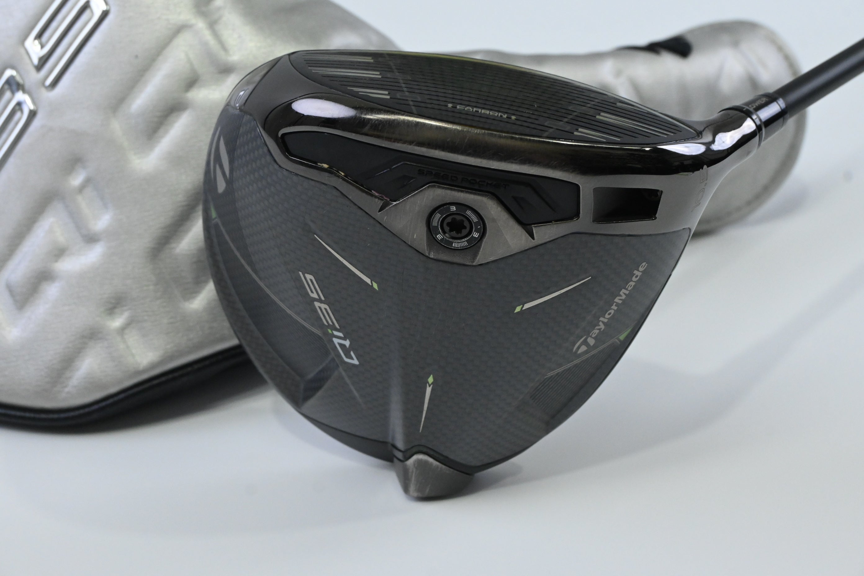 Taylormade Qi35 Driver / 10.5 Degree / Regular Flex Cypher 50 Shaft