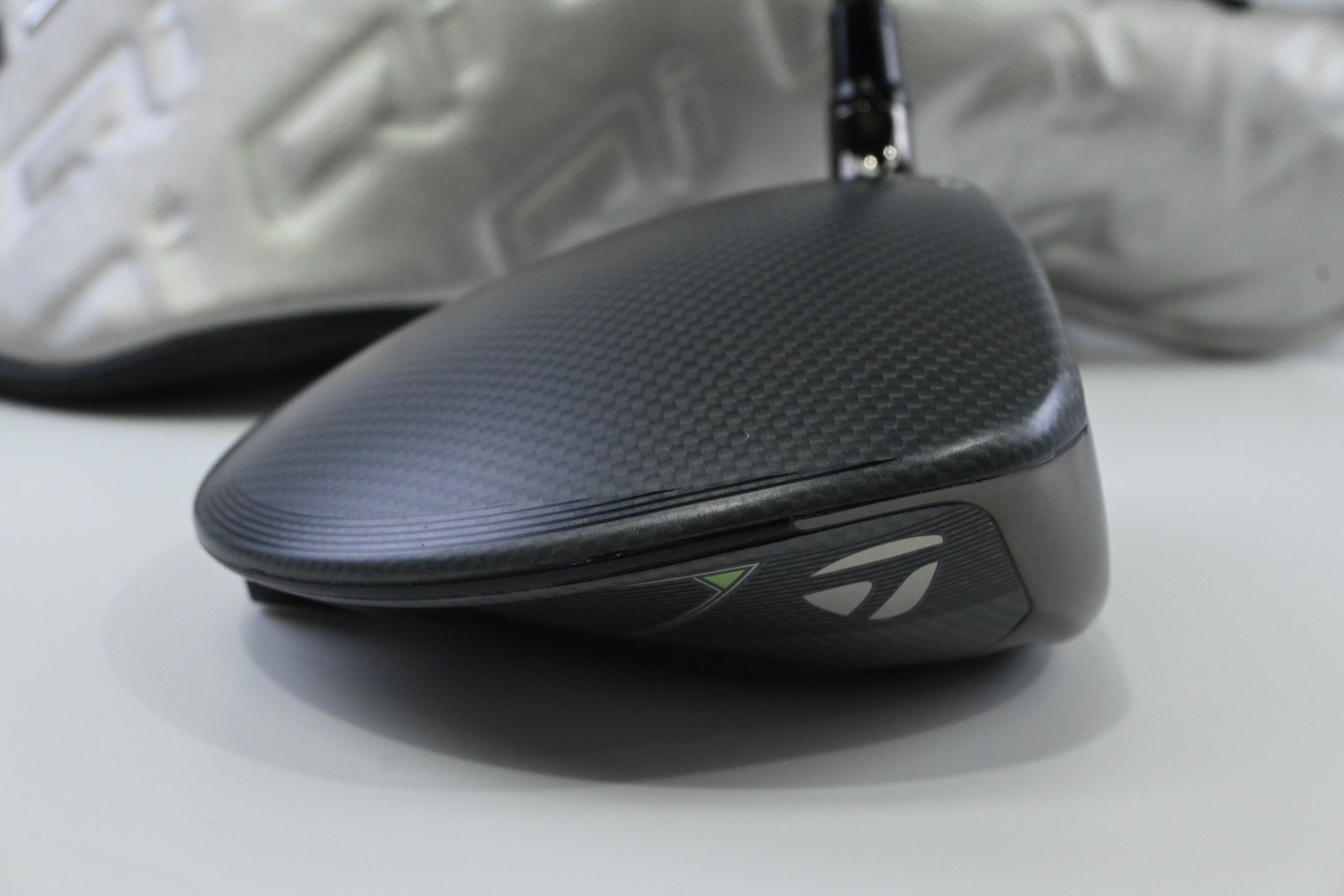 Taylormade Qi35 Driver / 10.5 Degree / Regular Flex Cypher 50 Shaft
