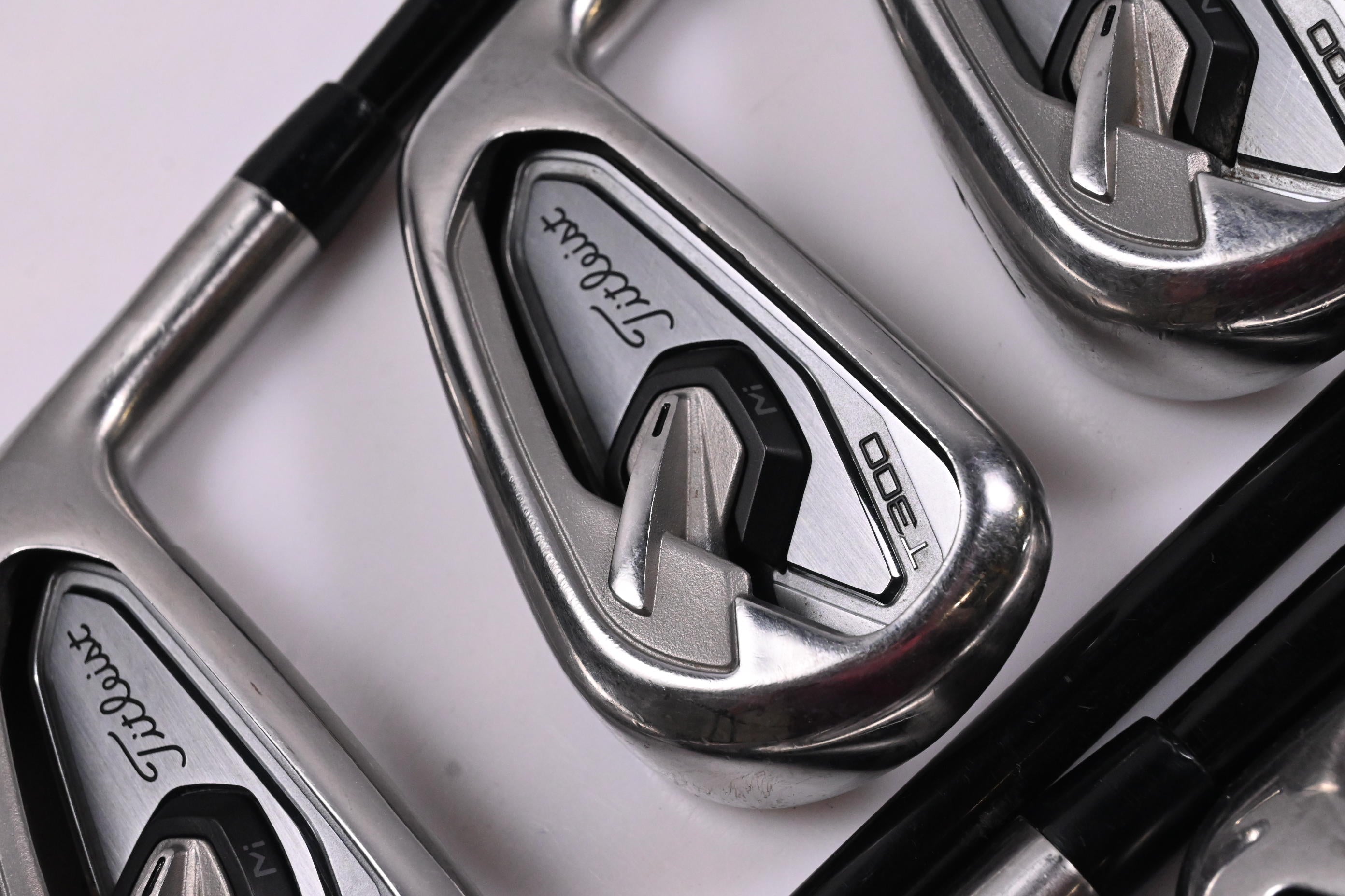Titleist T300 2019 Irons / 5-PW+48° / Senior Flex Tensei AV Red Shafts