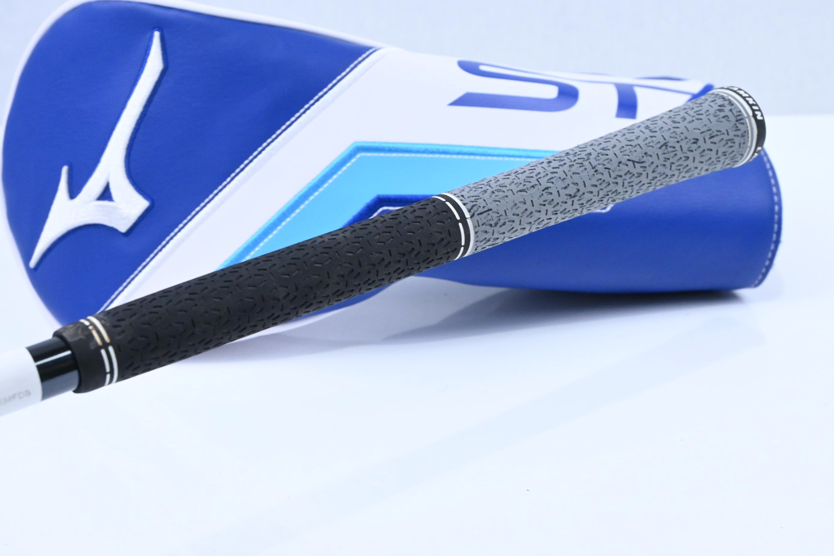 Mizuno ST-Max 230 Driver / 12 Degree / Regular Flex UST Lin-Q M40X Shaft