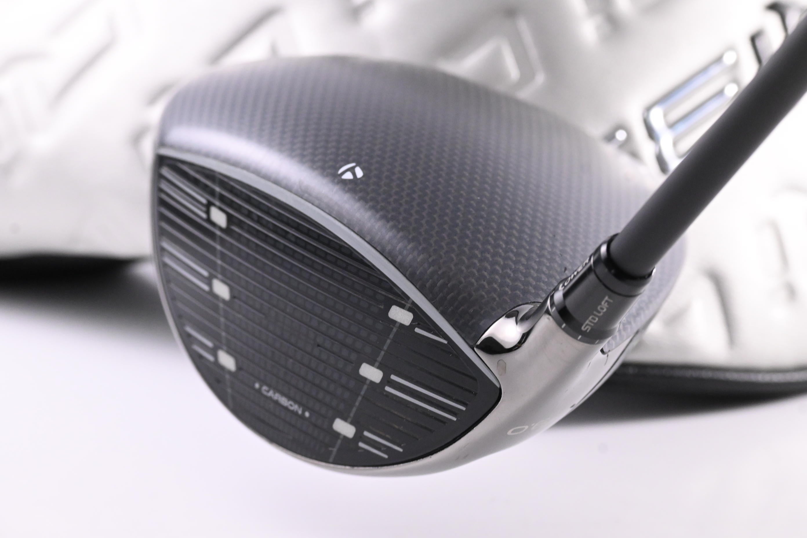 Taylormade Qi35 LS Driver / 9 Degree / Stiff Flex Kai'li White Dark Waves 60