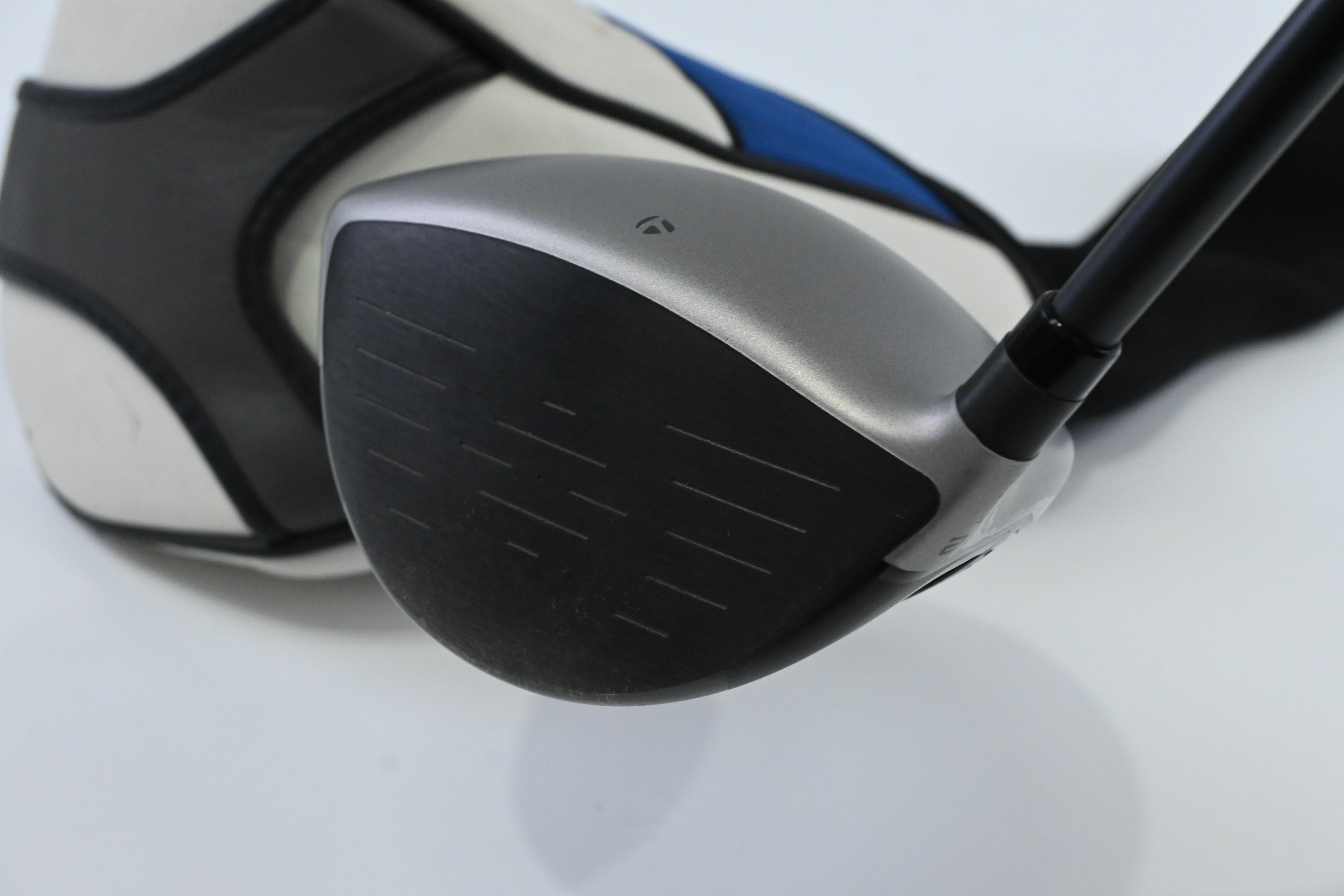 Taylormade SLDR Driver / 12 Degree / Regular Flex Fujikura Speeder 57 Shaft