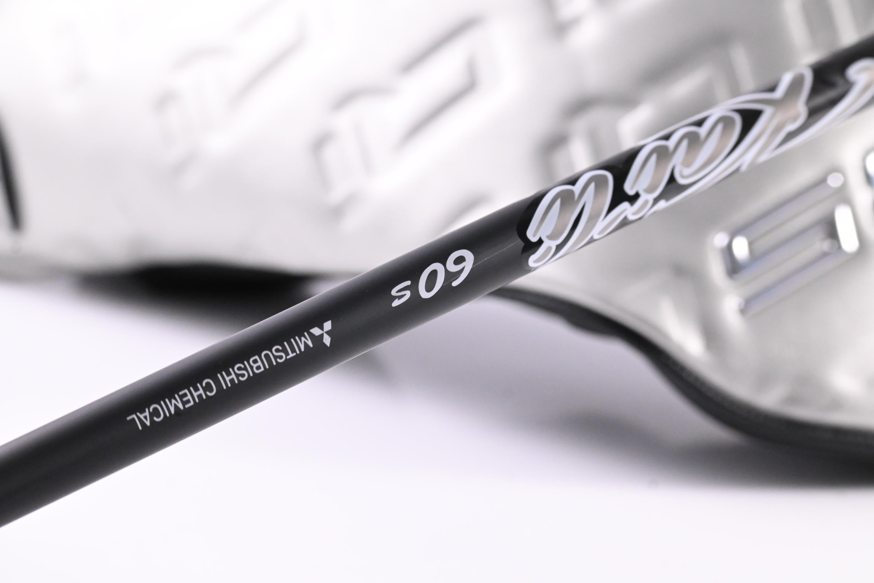 Taylormade Qi35 LS Driver / 9 Degree / Stiff Flex Kai'li White Dark Waves 60