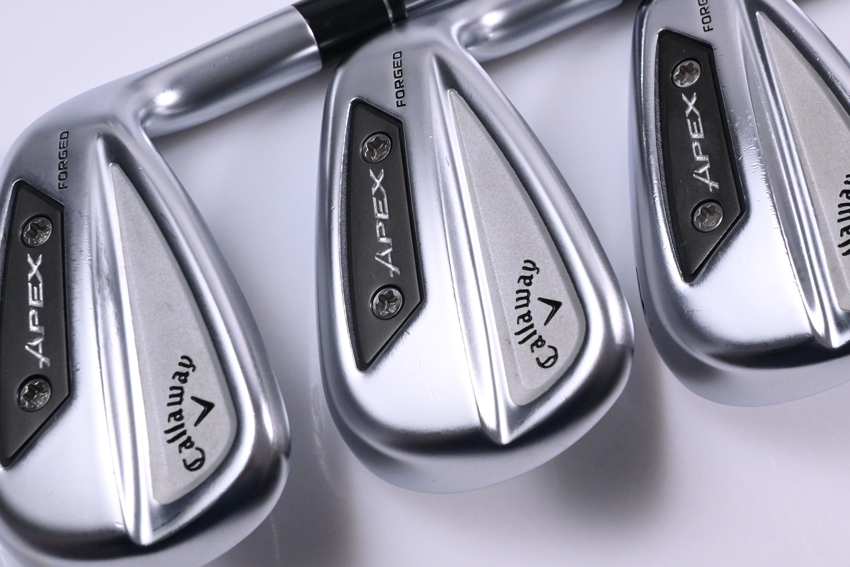 Callaway Apex Ai300 Irons / 7-PW+AW / Stiff Flex Dynamic Gold MID 90 S300 Shafts