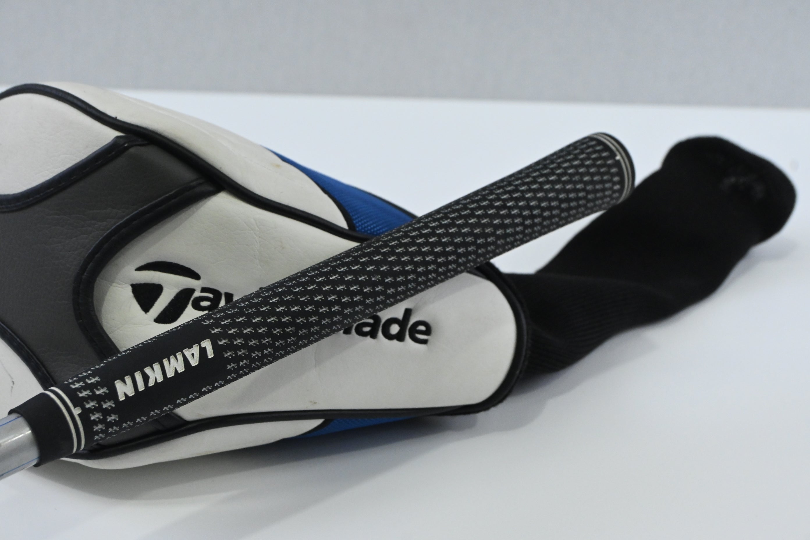 Taylormade SLDR Driver / 12 Degree / Regular Flex Fujikura Speeder 57 Shaft
