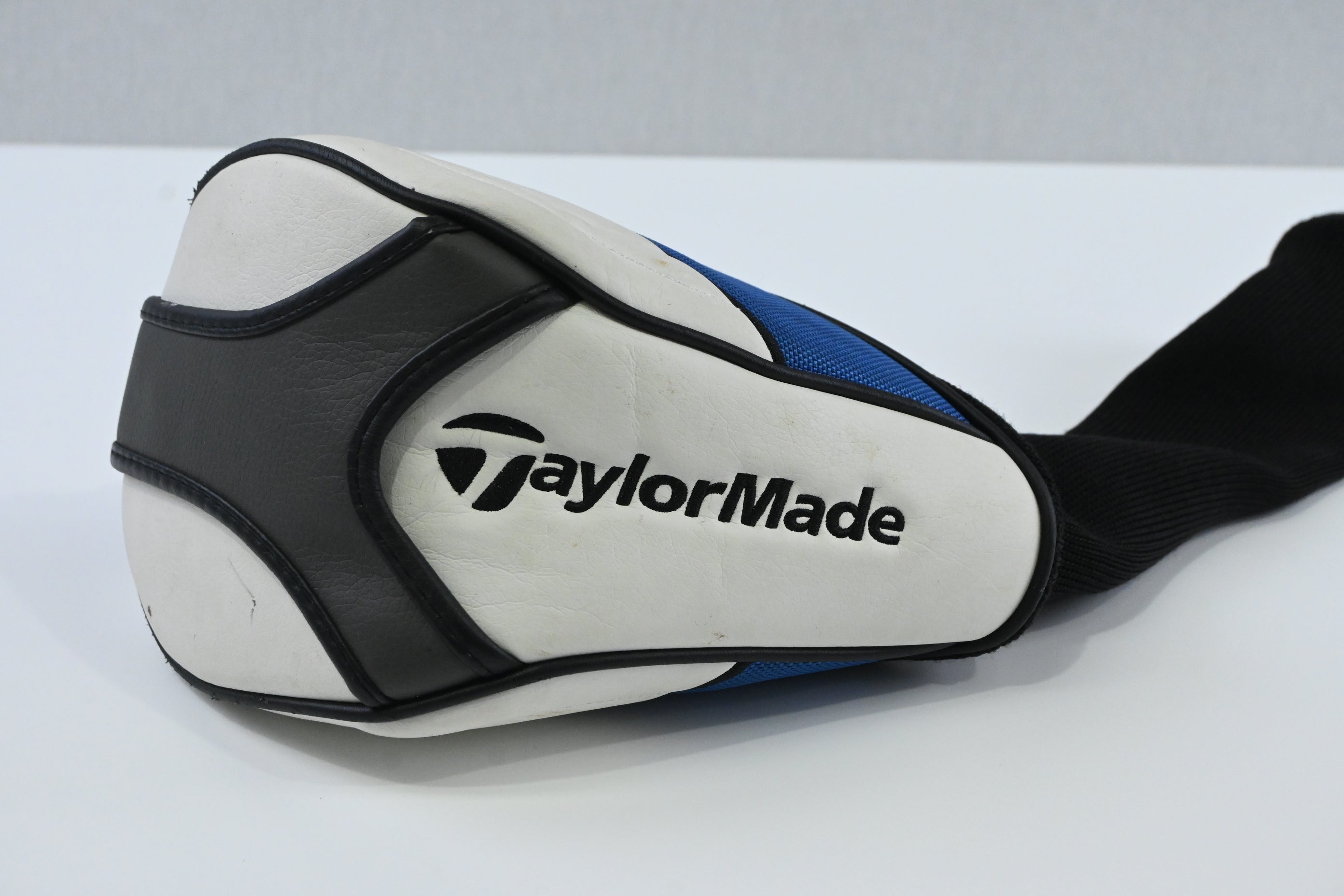 Taylormade SLDR Driver / 12 Degree / Regular Flex Fujikura Speeder 57 Shaft