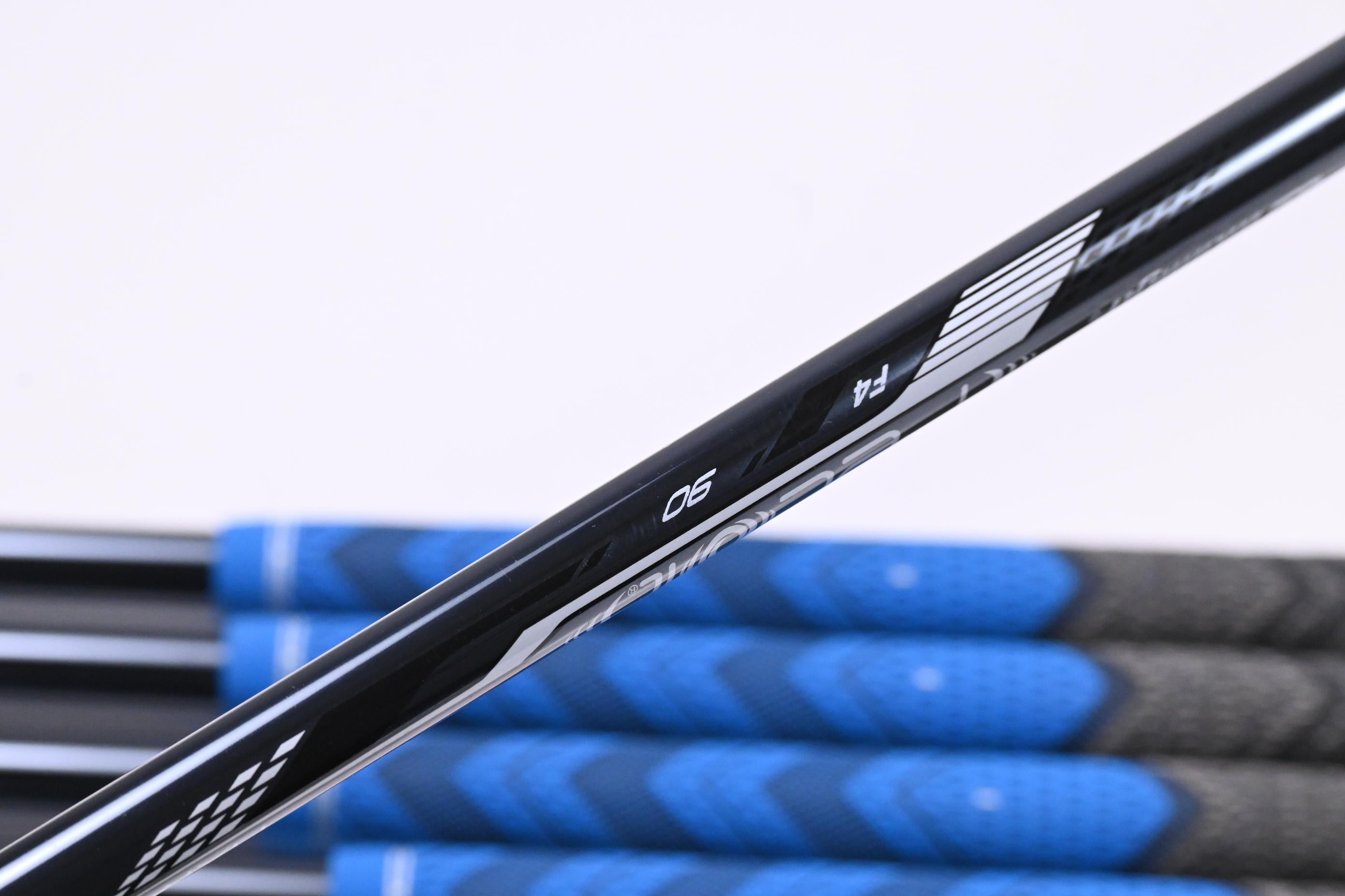 Mizuno JPX 925 Hot Metal HL Irons / 6-PW+GW / Stiff Flex UST Recoil Dart 90