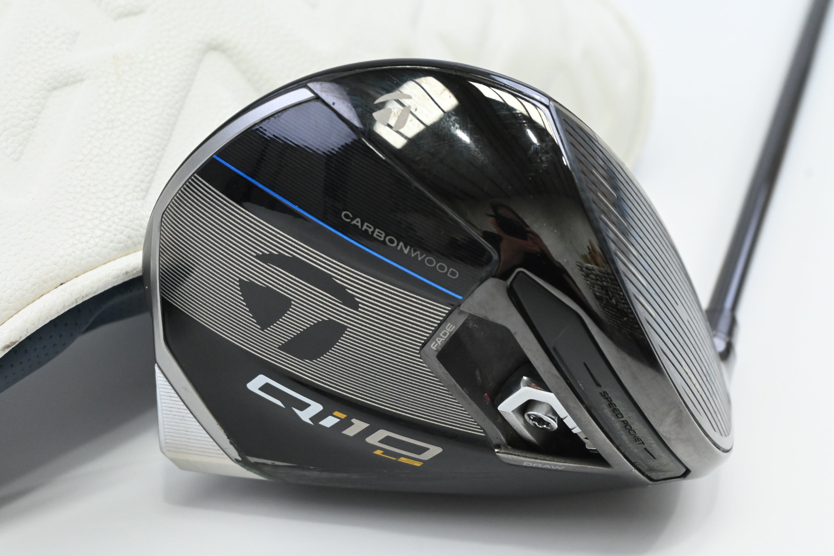 Taylormade Qi10 LS Driver / 9.0 Degree / X-Flex Kai'li White 70 Shaft