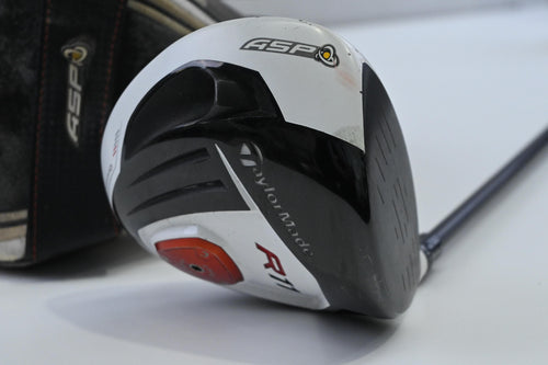 Taylormade R11 Driver / 9 Degree / Stiff Flex Fujikura Blur 60 Shaft