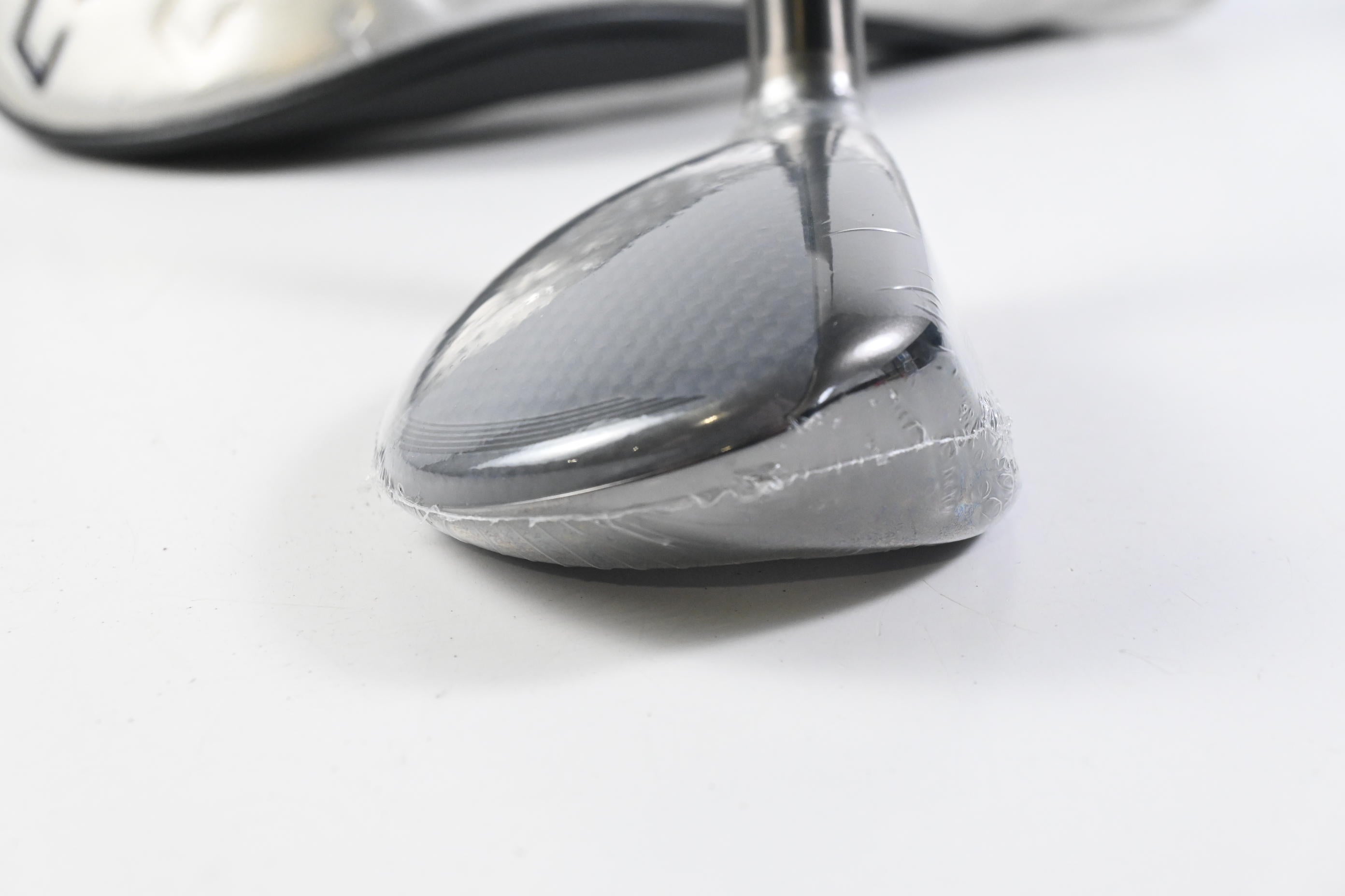 Taylormade Qi35 #4 Hybrid / 22 Degree / X-Flex Kai'li Dark Waves Blue 95 Shaft