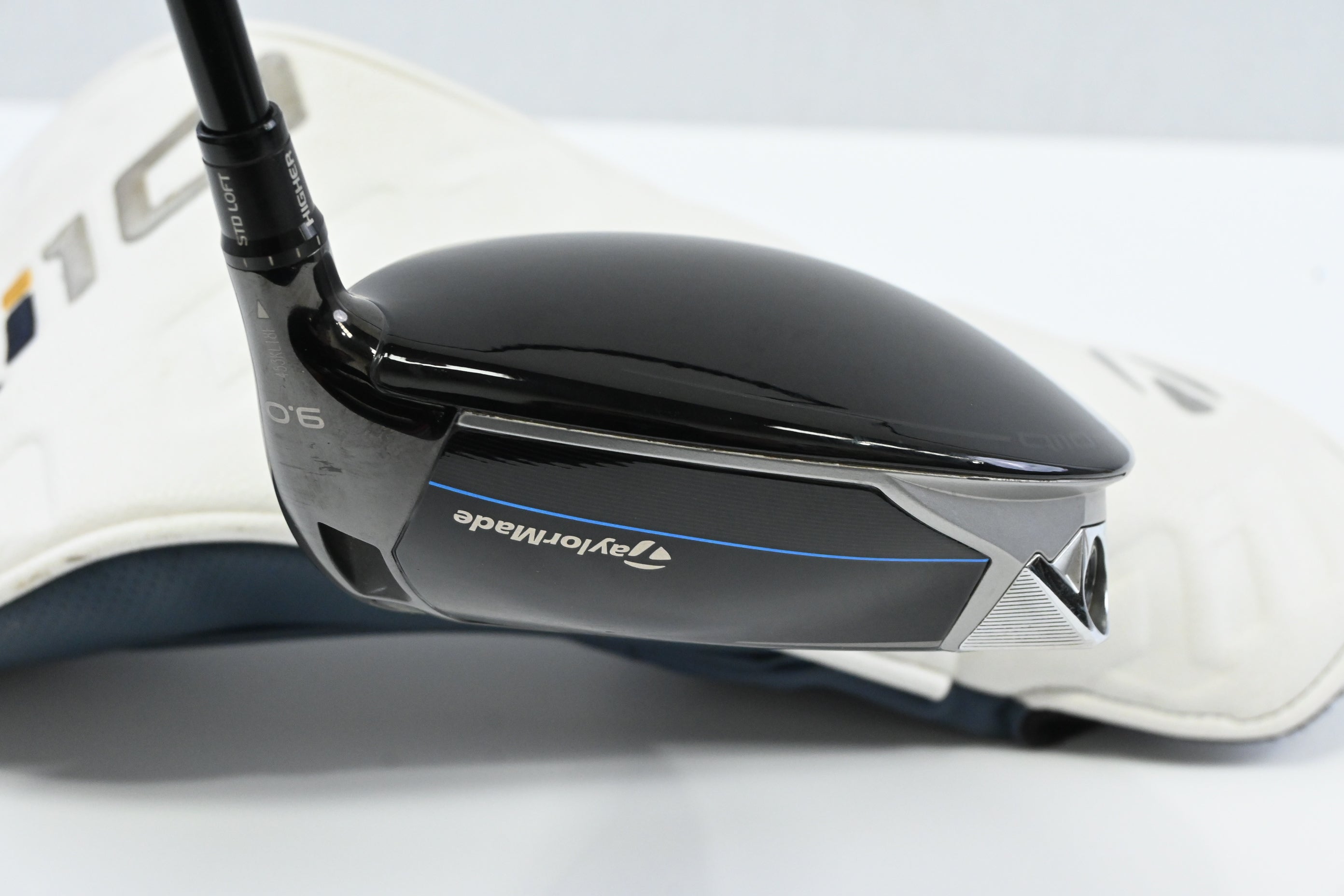 Taylormade Qi10 LS Driver / 9.0 Degree / X-Flex Kai'li White 70 Shaft