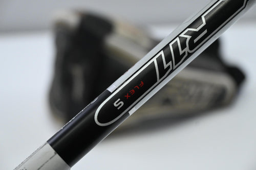 Taylormade R11 Driver / 9 Degree / Stiff Flex Fujikura Blur 60 Shaft