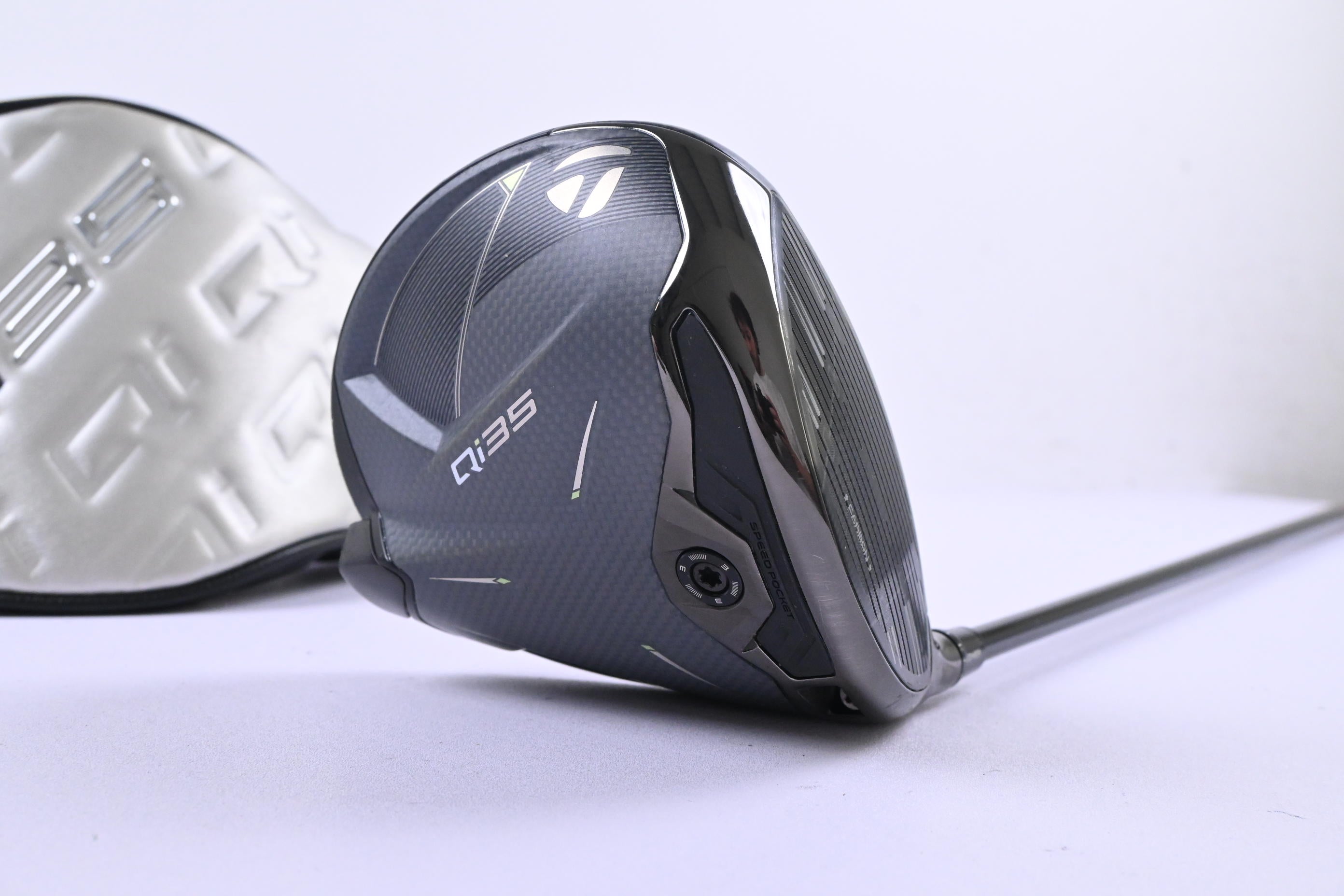 Taylormade Qi35 Driver / 10.5 Degree / Regular Flex Fujikura Ventus Red 5