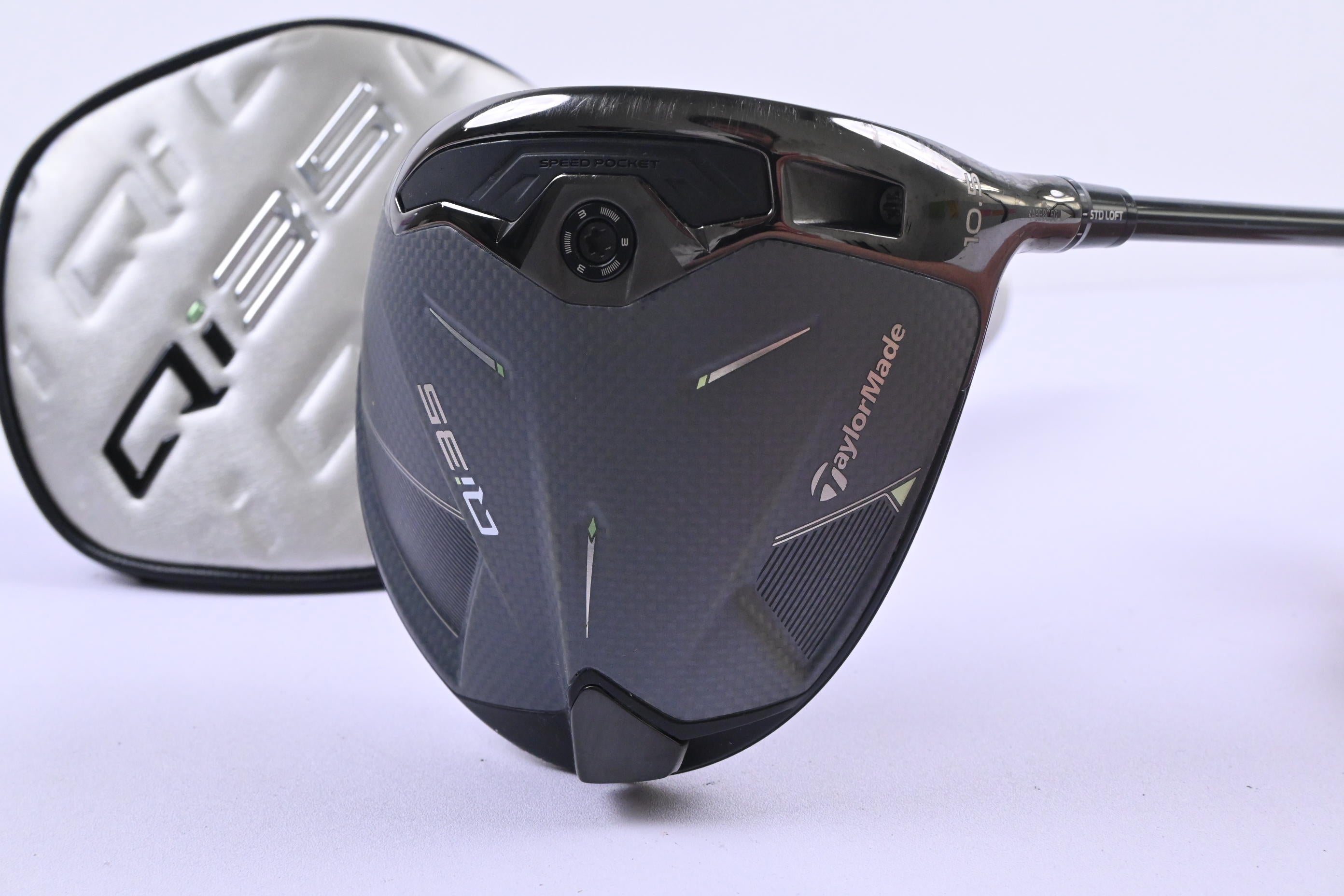 Taylormade Qi35 Driver / 10.5 Degree / Regular Flex Fujikura Ventus Red 5