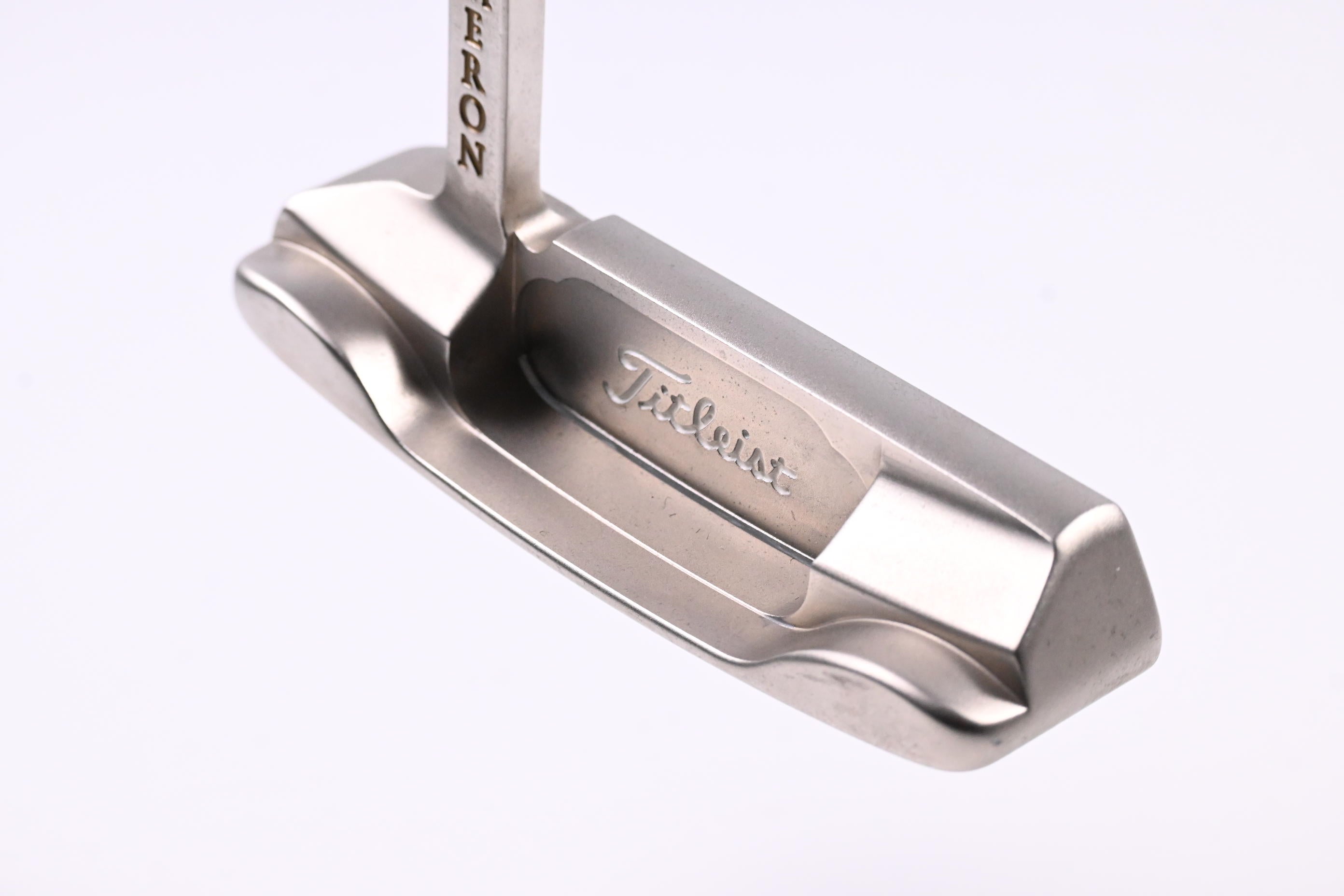 Scotty Cameron Newport Beach Inspired by David Duval 1999 Putter / 34 Inch