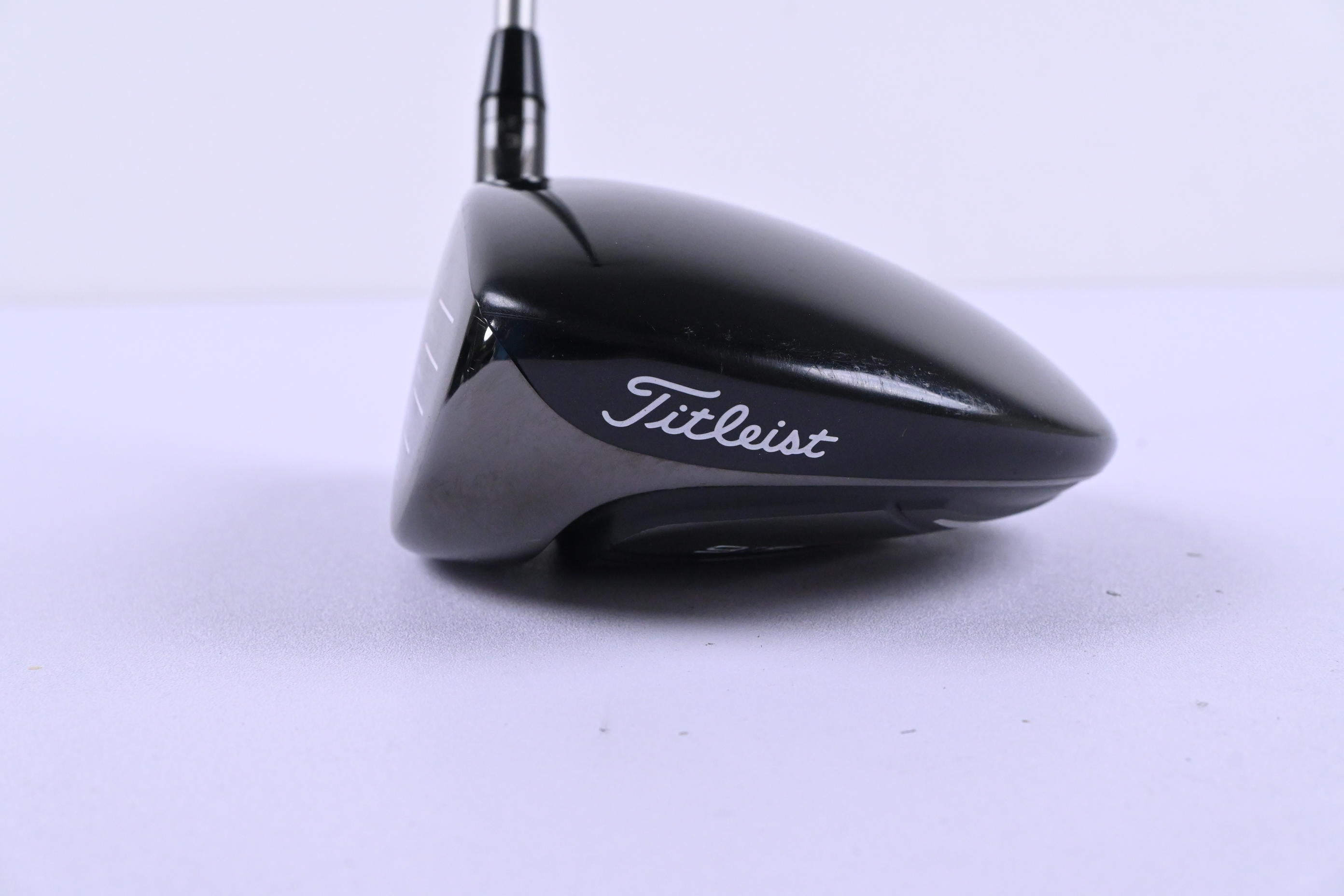 Left Hand Titleist 915 D2 Driver / 10.5 Degree / Regular Flex Diamana M+ Red 50