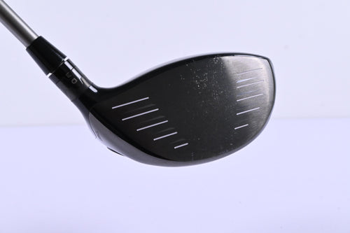 Left Hand Titleist 915 D2 Driver / 10.5 Degree / Regular Flex Diamana M+ Red 50