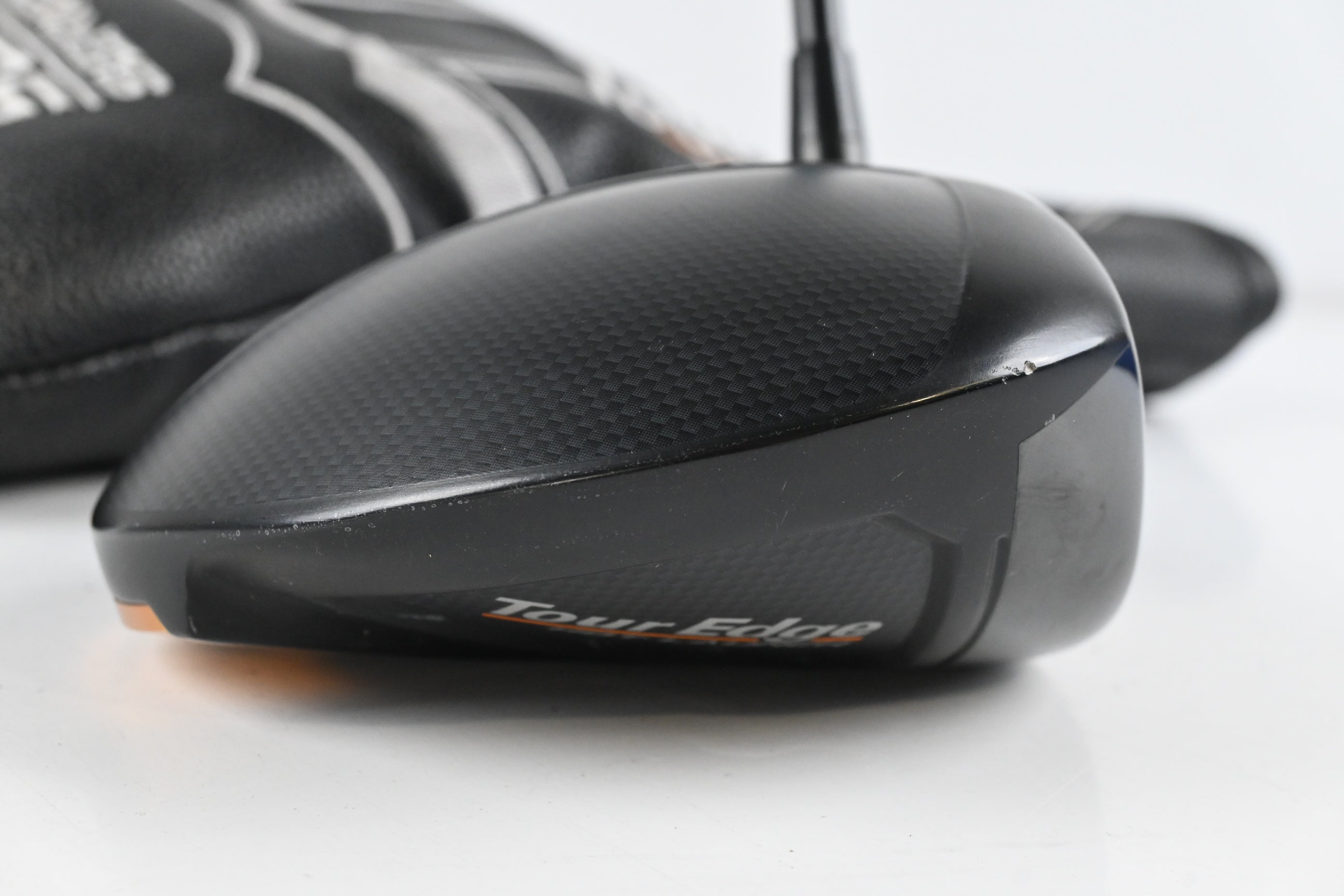 Tour Edge Hot Launch E524 Driver / 10.5 Degree / Regular Flex Helium Black 55
