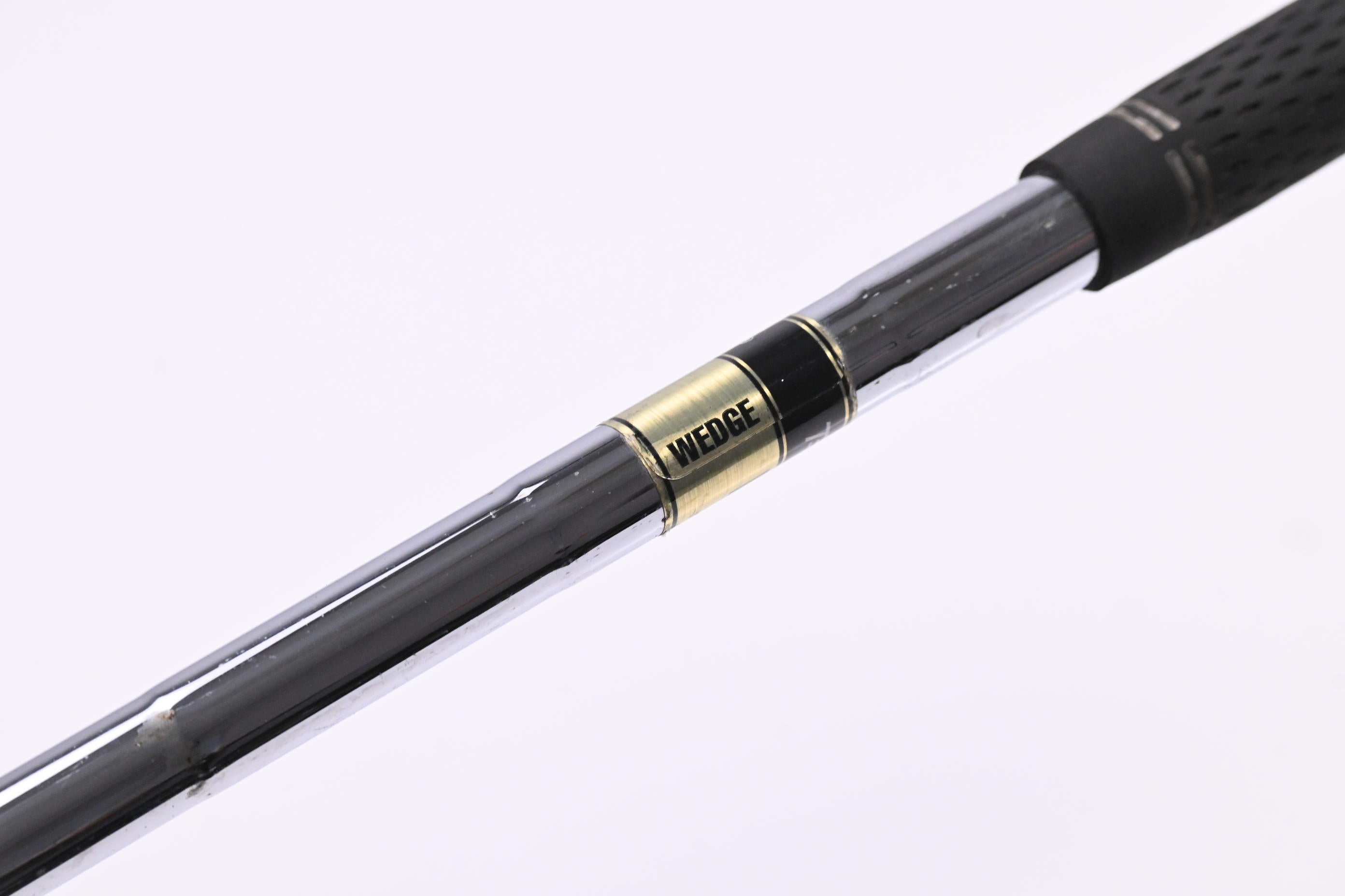 Cleveland 588 RTX Lob Wedge / 64 Degree / Wedge Flex Dynamic Gold Shaft