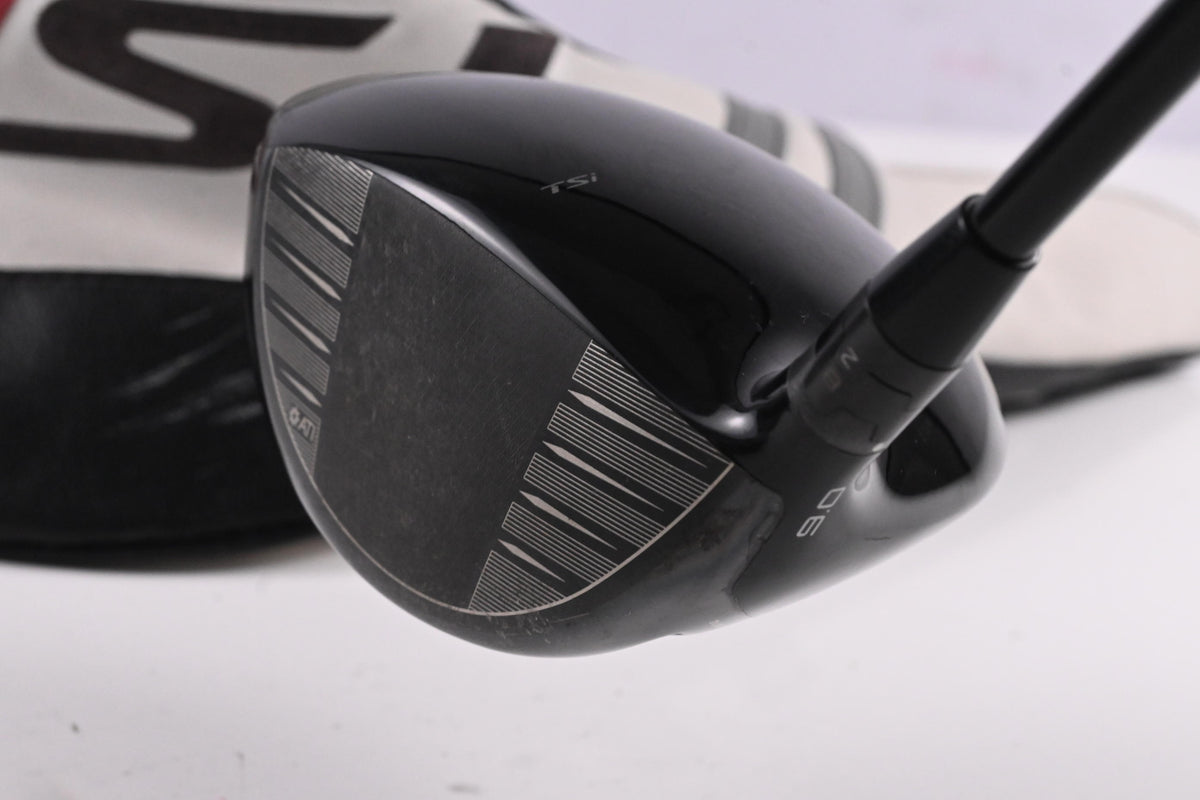 Titleist TSi4 Driver / 9 Degree / Stiff Flex Tensei AV Raw White 65 Shaft