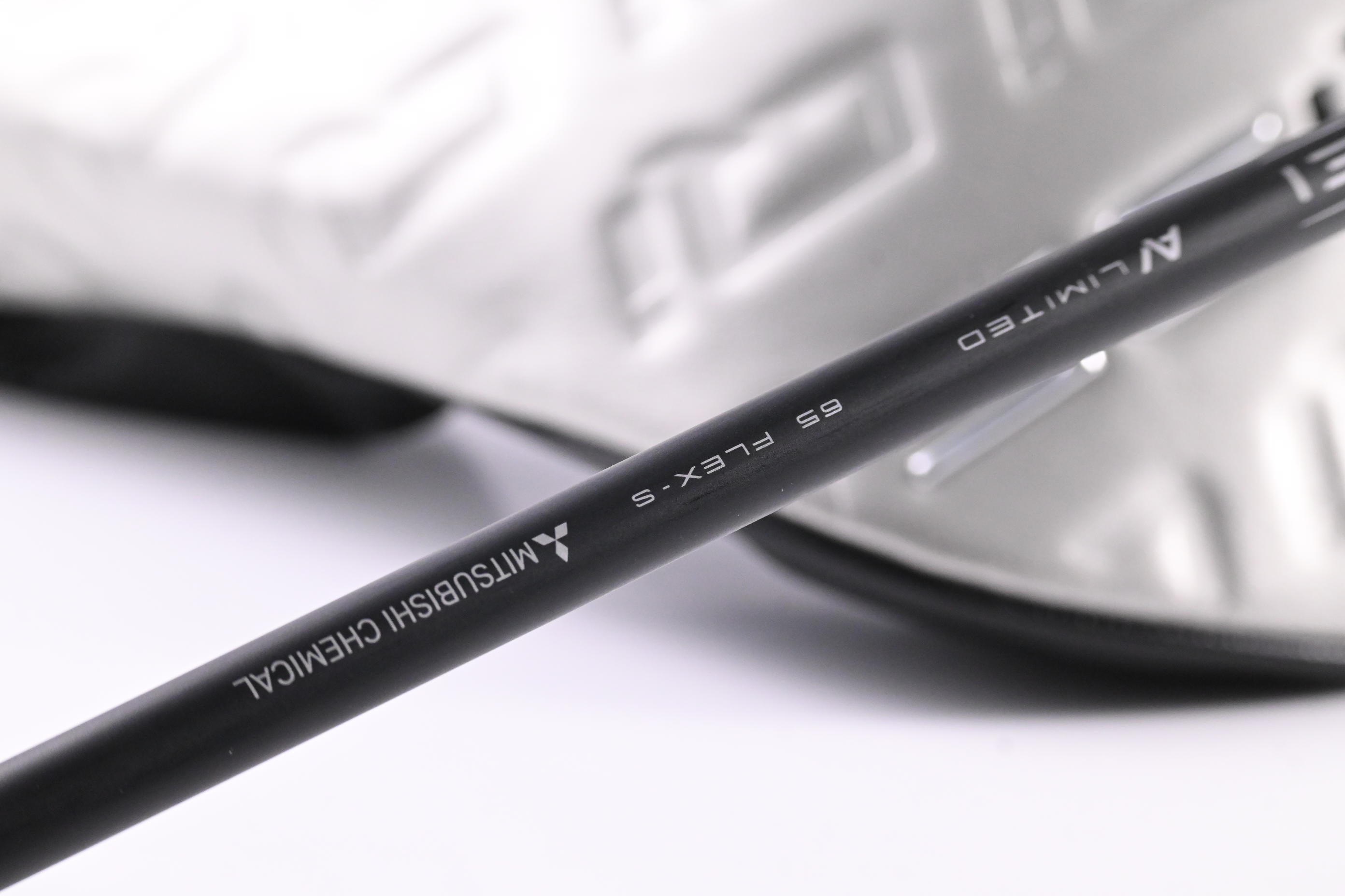 Taylormade Qi35 LS Driver / 10.5 Degree / Stiff Flex Tensei AV Limited Black 65