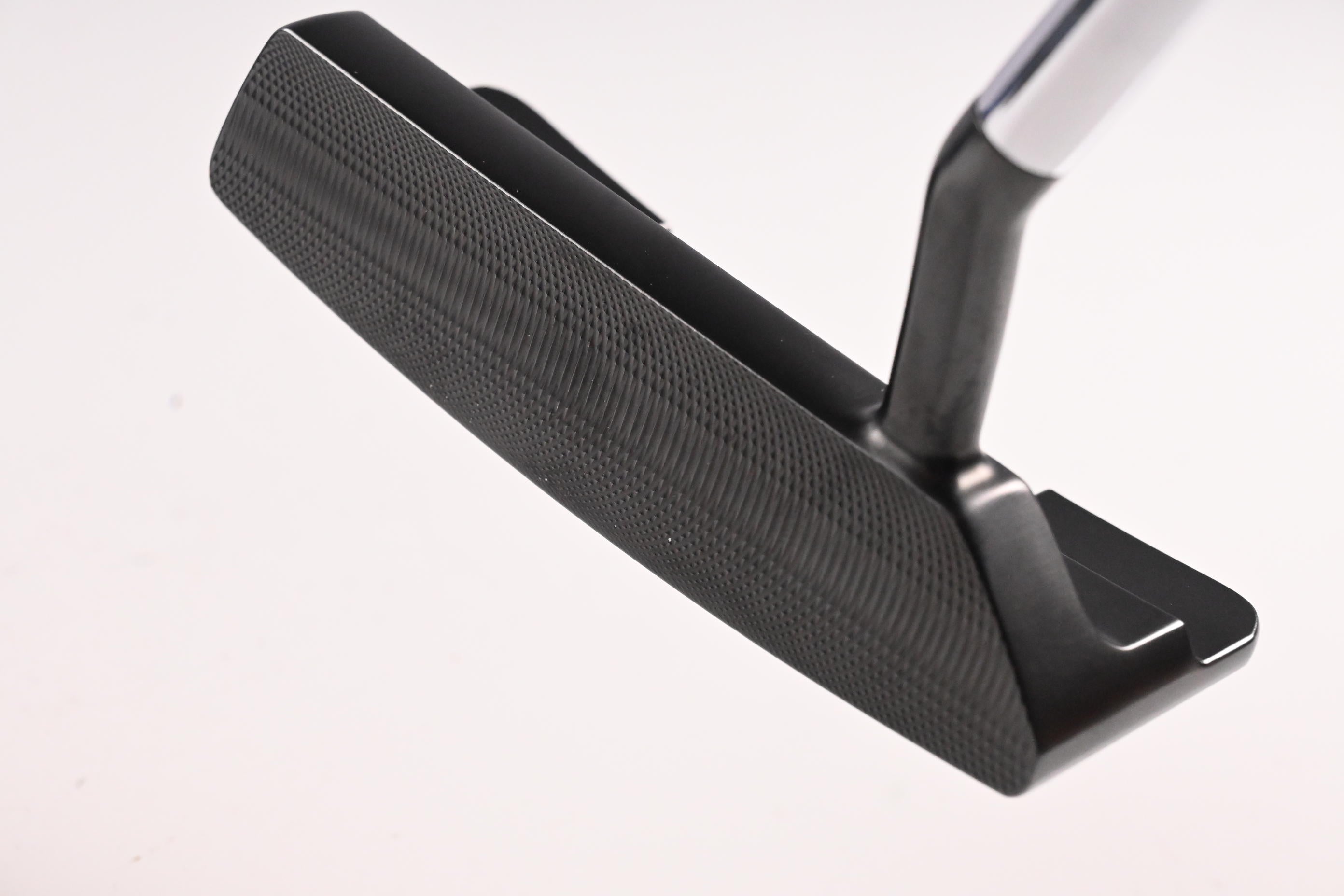 Mizuno M-Craft Black Ion IV Putter / 34 Inch