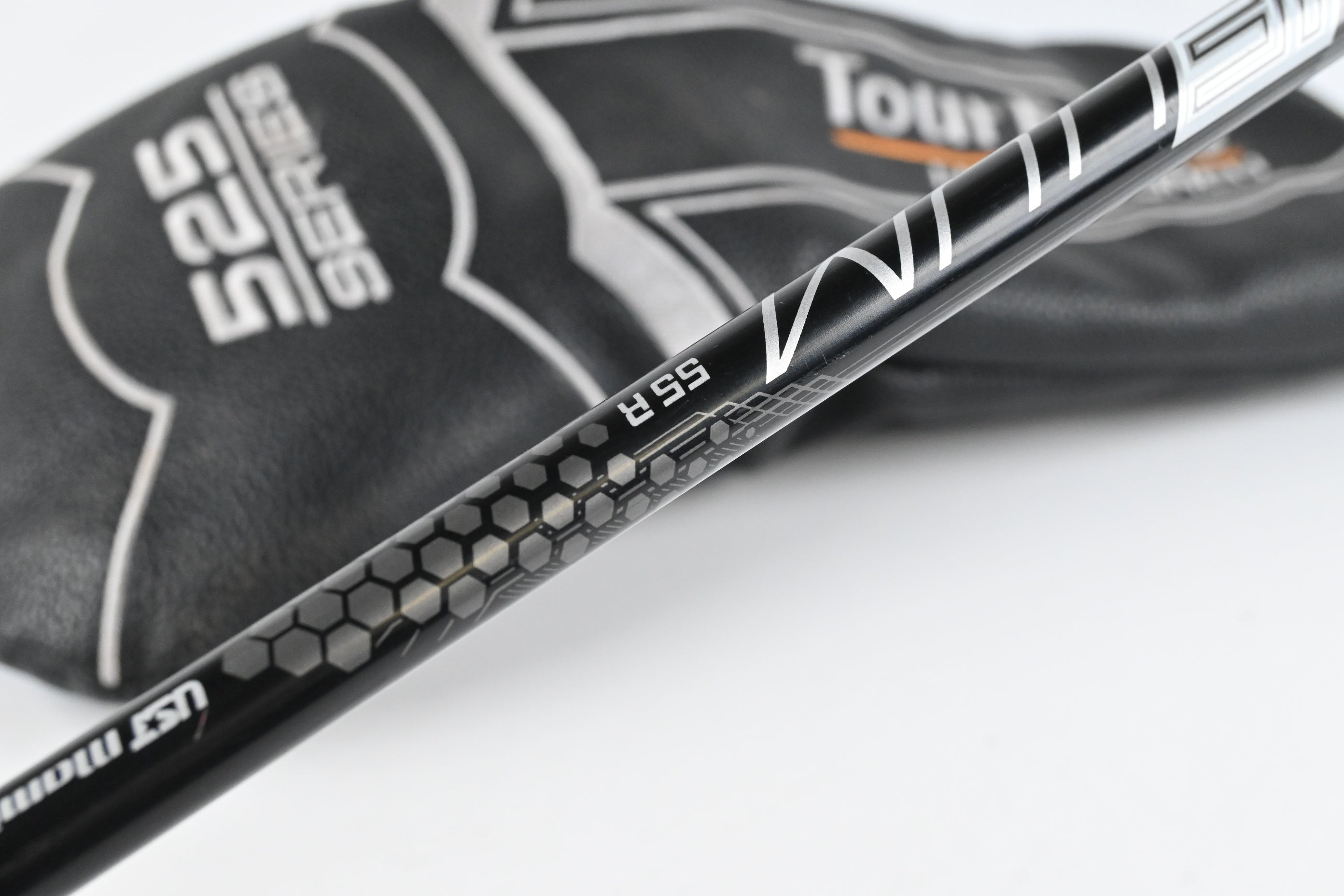 Tour Edge Hot Launch E524 Driver / 10.5 Degree / Regular Flex Helium Black 55