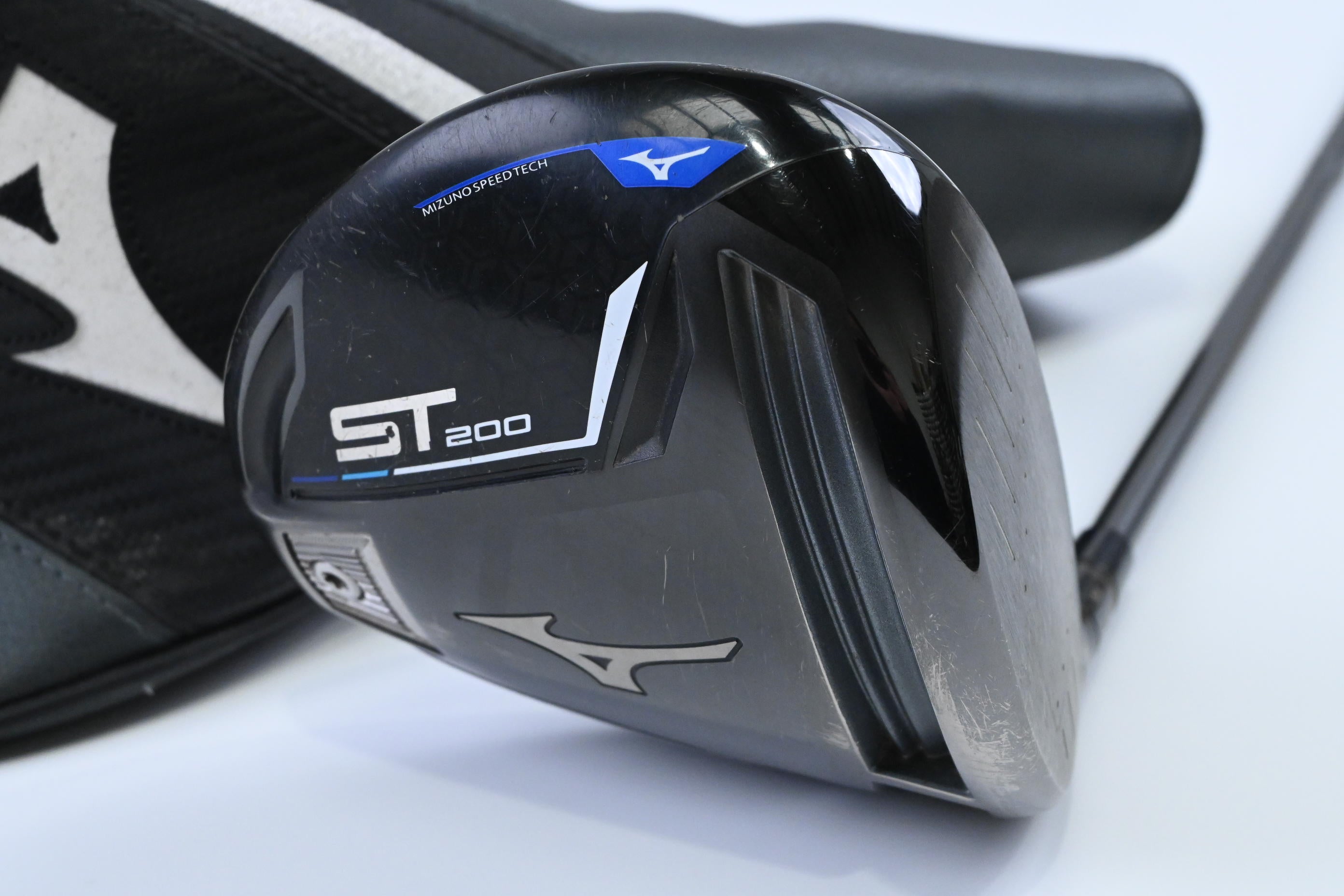 Mizuno ST200 Driver / 9.5 Degree / Regular Flex Graphite Design G-Tech