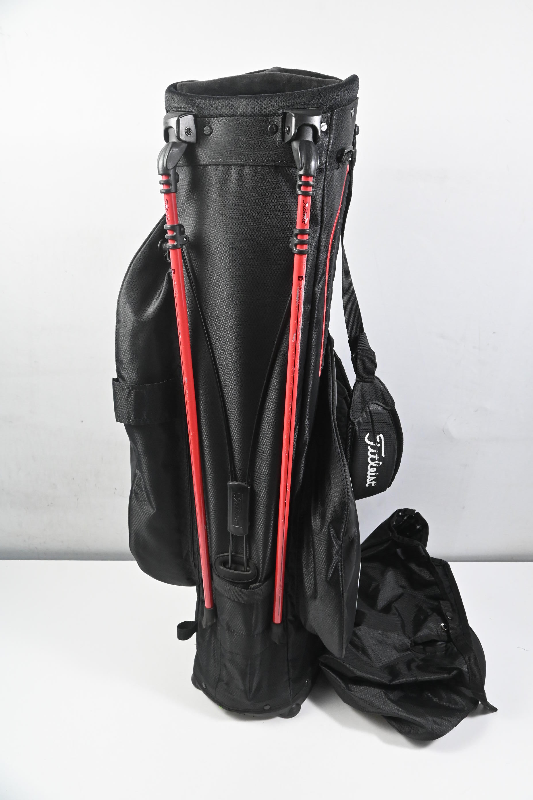 Titleist Players 4+ StaDry Stand Bag / 4-Way Divider / Black, Red