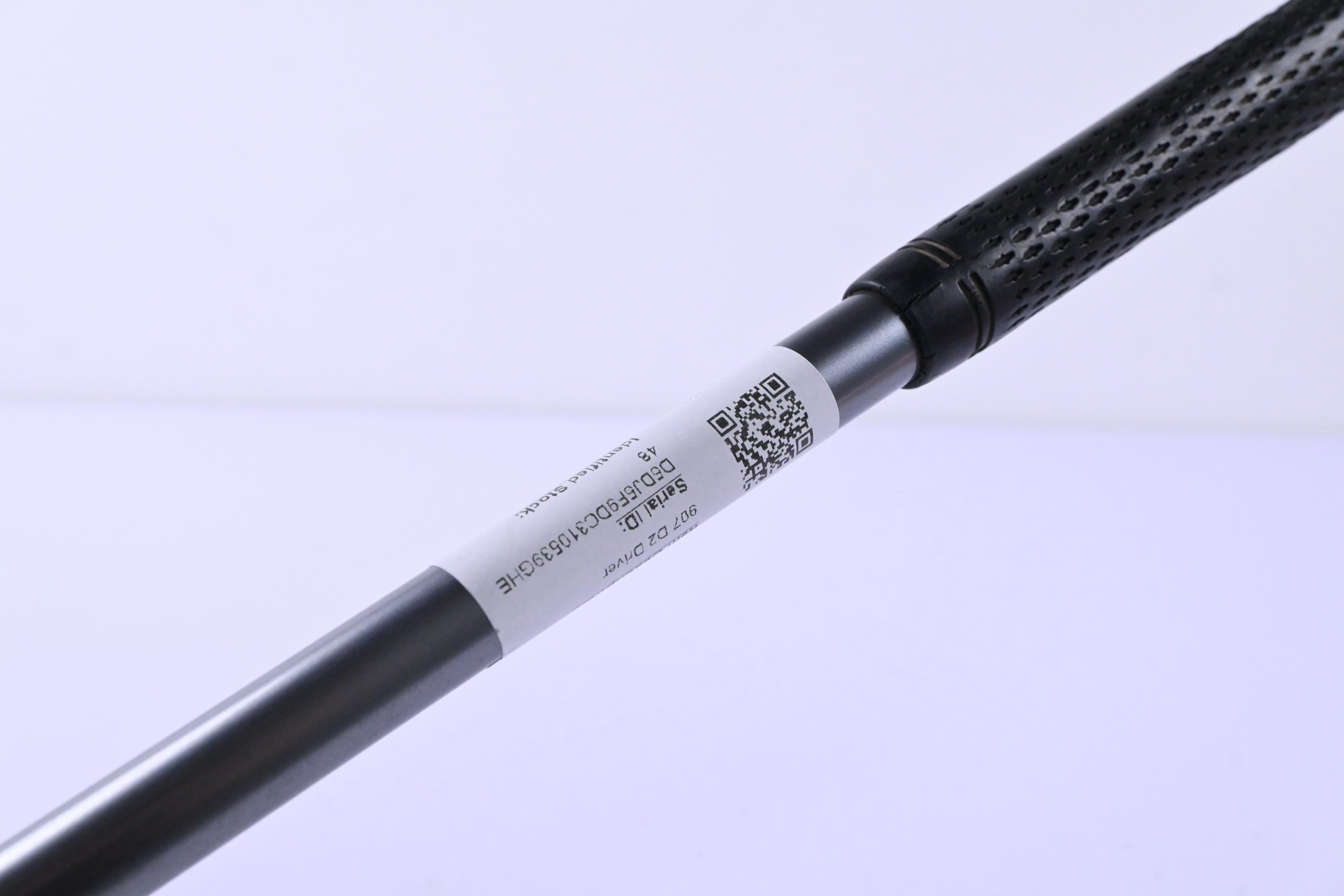 Titleist 907 D2 Driver / 10.5 Degree / Regular Flex Diamana 65 Shaft