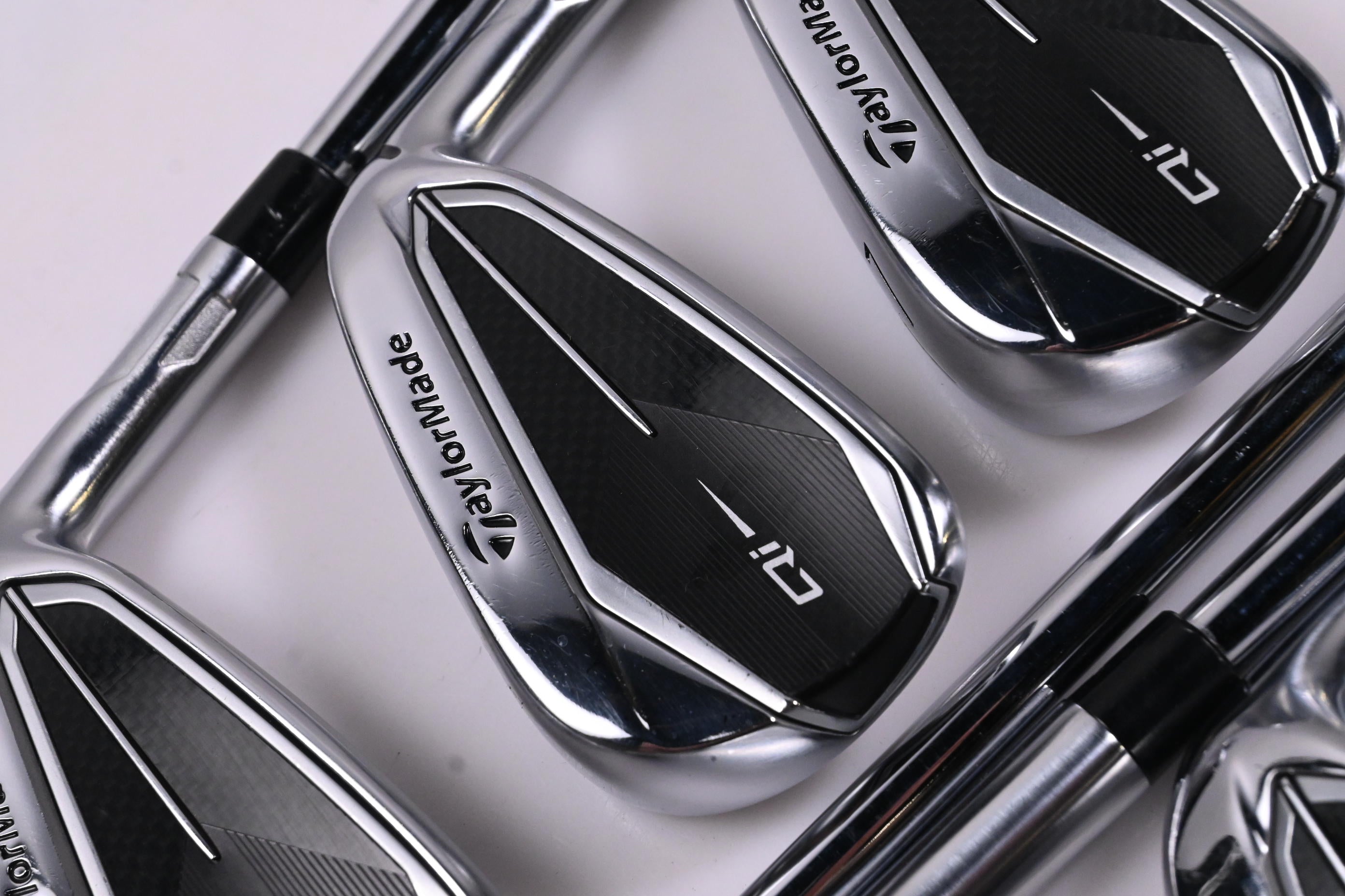 Taylormade Qi Irons / 5-PW+SW / Regular Flex KBS MAX MT 85 Shafts