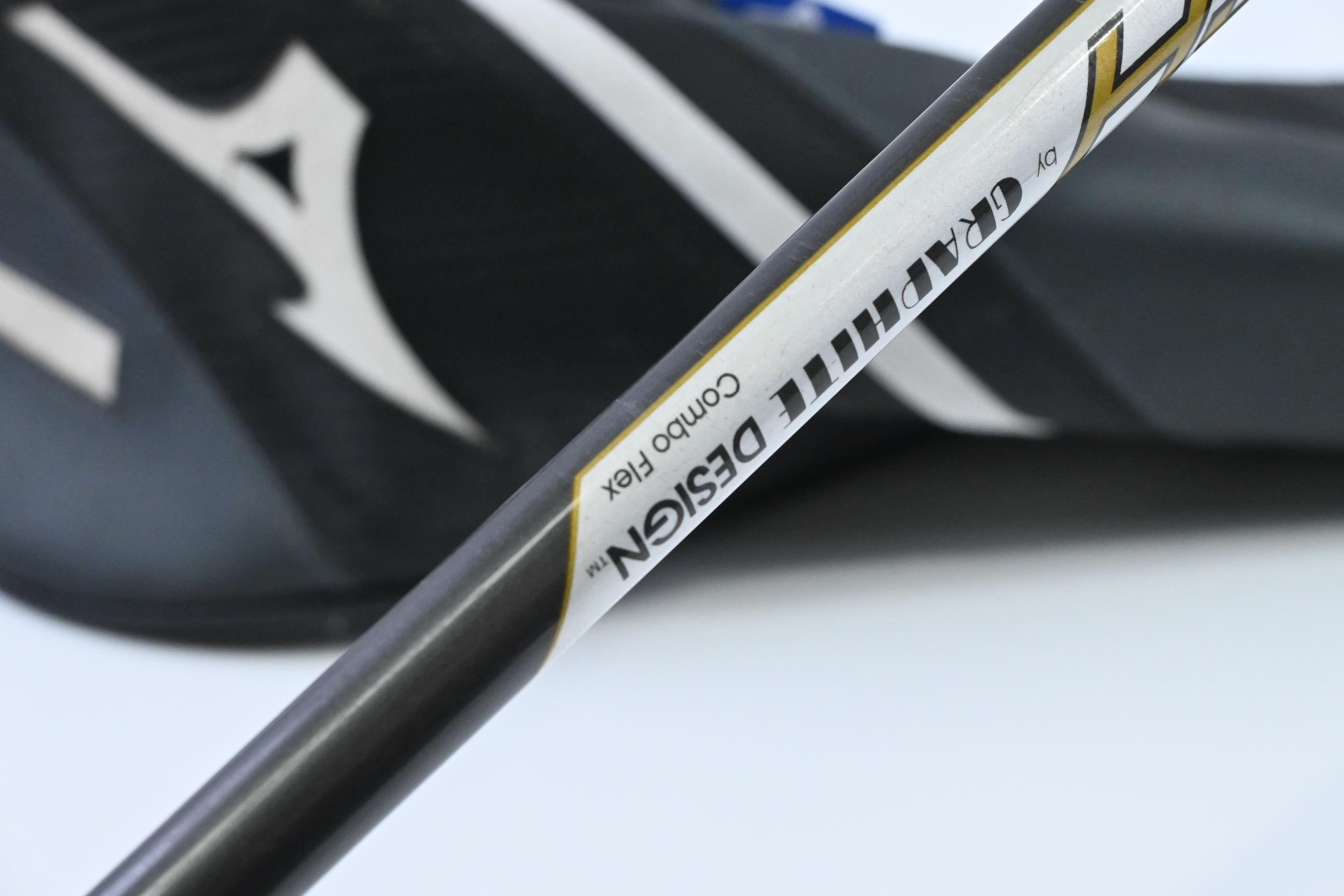 Mizuno ST200 Driver / 9.5 Degree / Regular Flex Graphite Design G-Tech