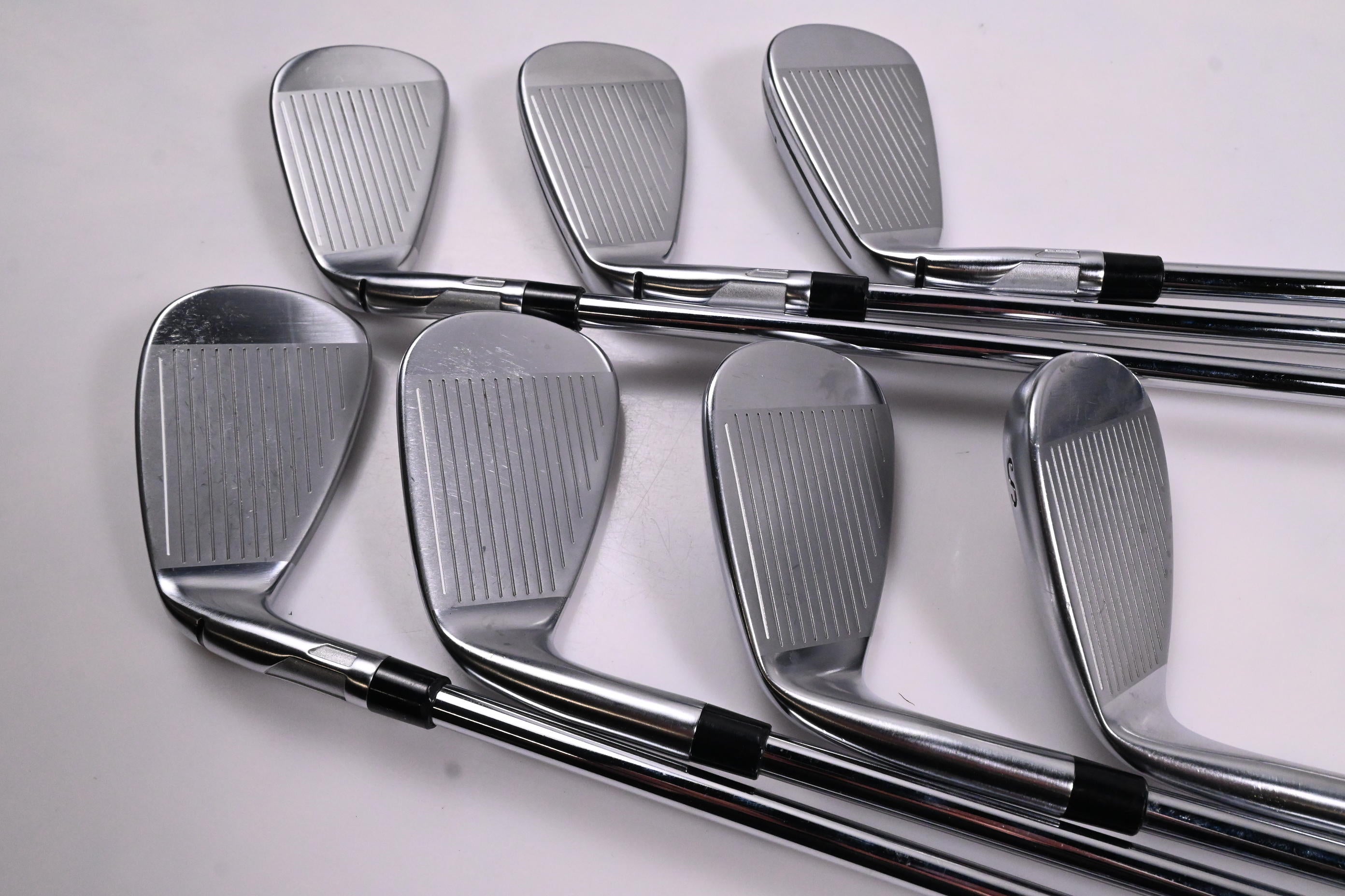 Taylormade Qi Irons / 5-PW+SW / Regular Flex KBS MAX MT 85 Shafts