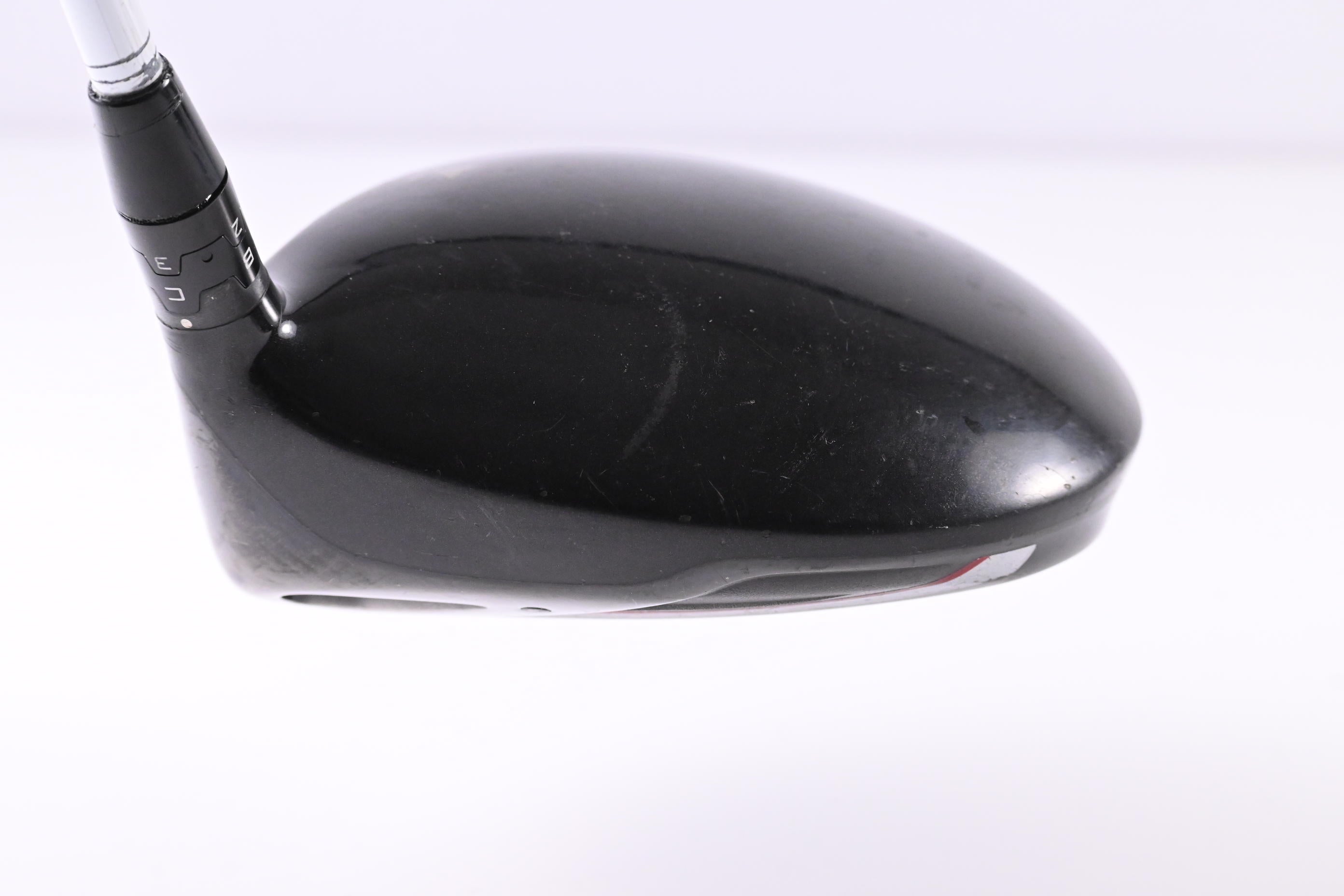 Titleist 913 D2 Driver / 10.5 Degree / X-Flex Aldila Rogue Black 95 MSI 70 Shaft