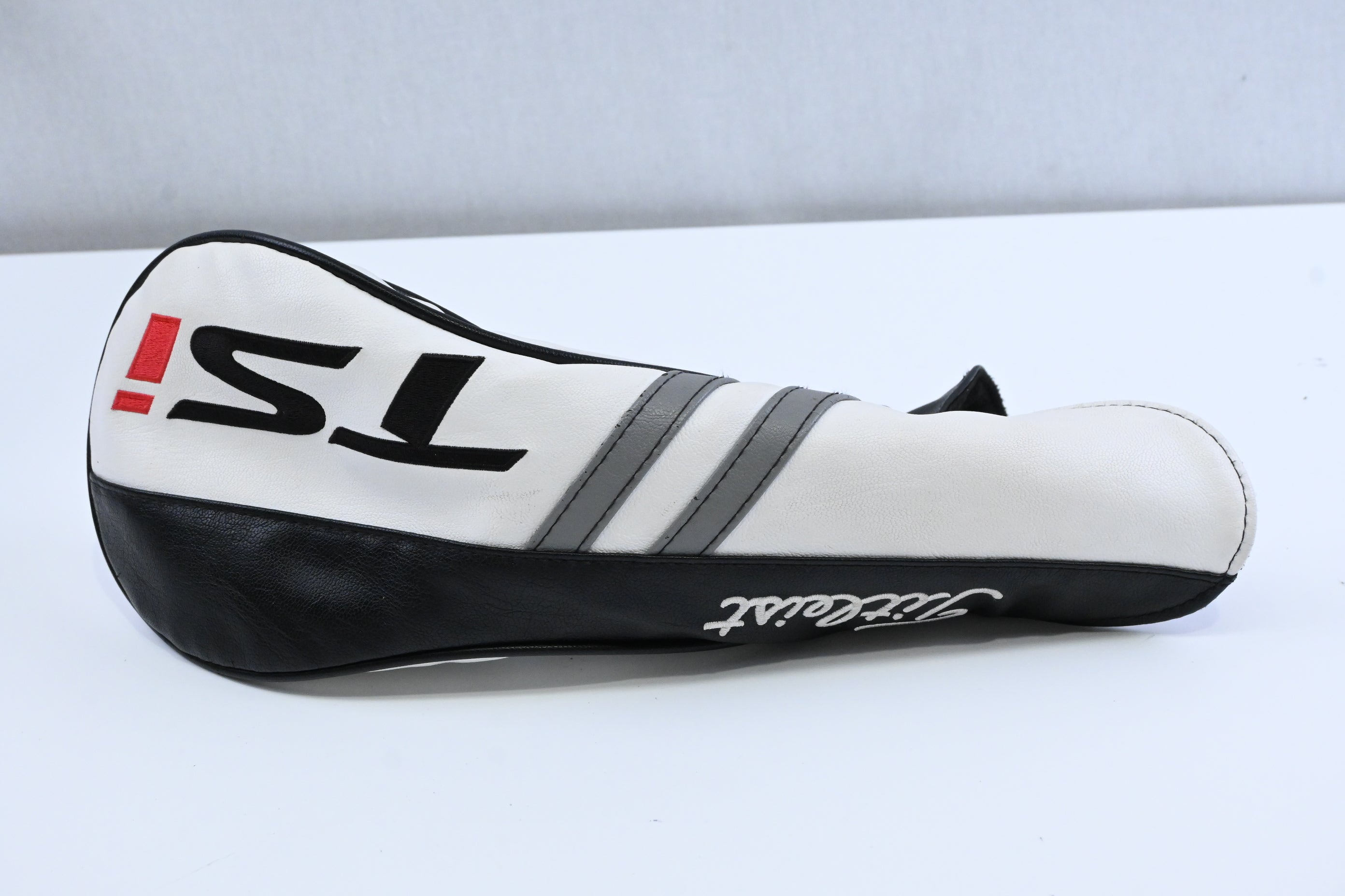 Titleist TSi3 Driver / 8 Degree / X-Flex Aldila VooDoo 6 Shaft