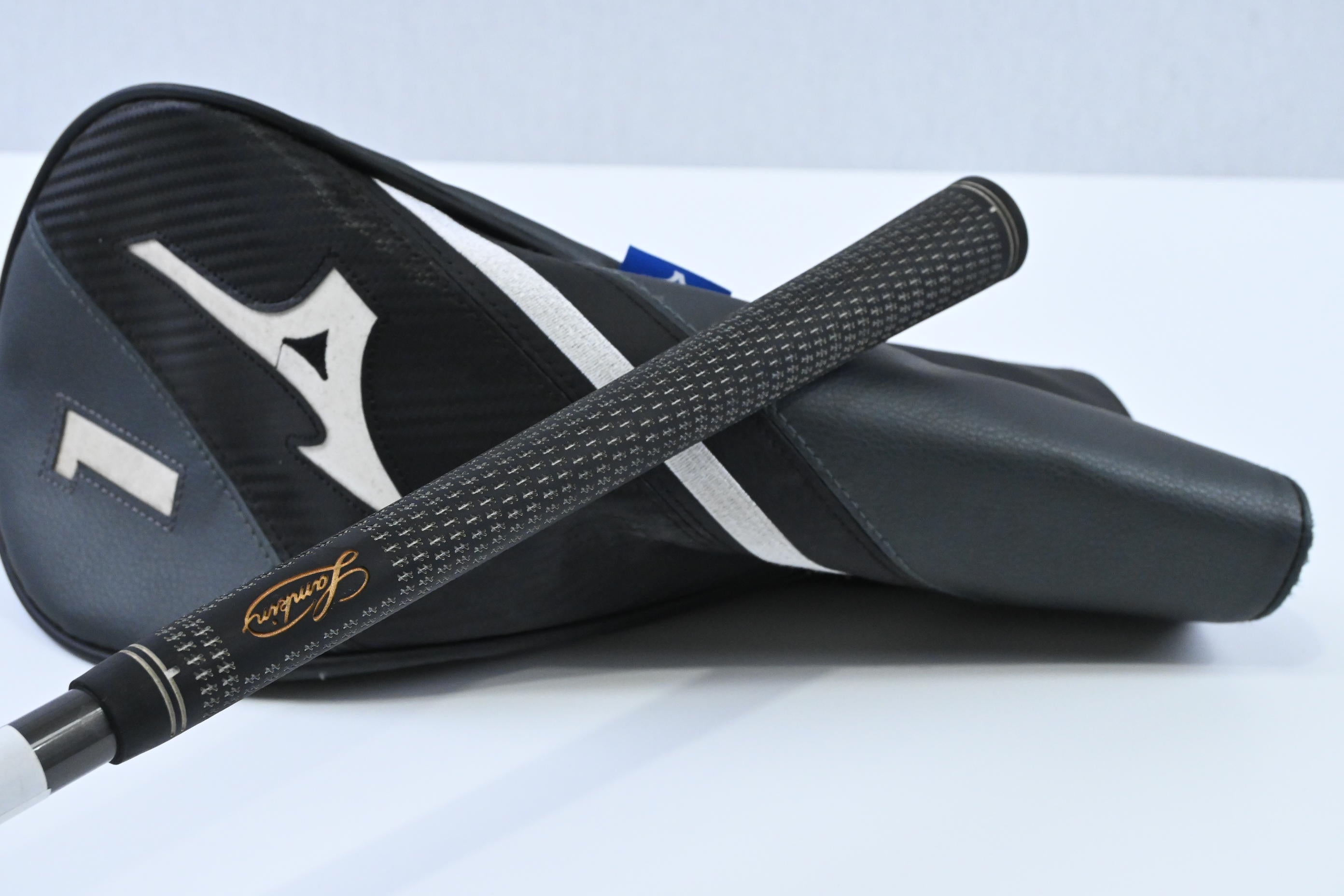 Mizuno ST200 Driver / 9.5 Degree / Regular Flex Graphite Design G-Tech
