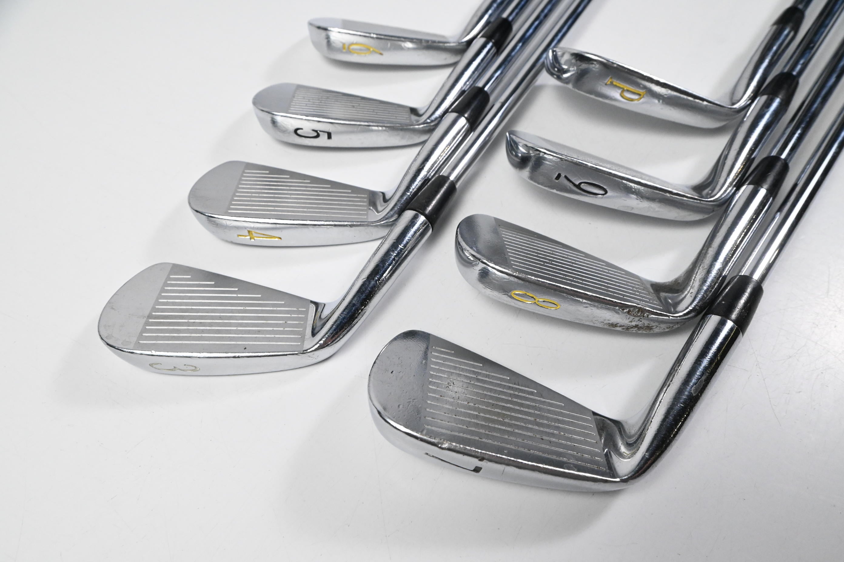 Titleist 695 Forged Irons / 3-PW / Stiff Flex Dynamic Gold S300 Steel Shafts