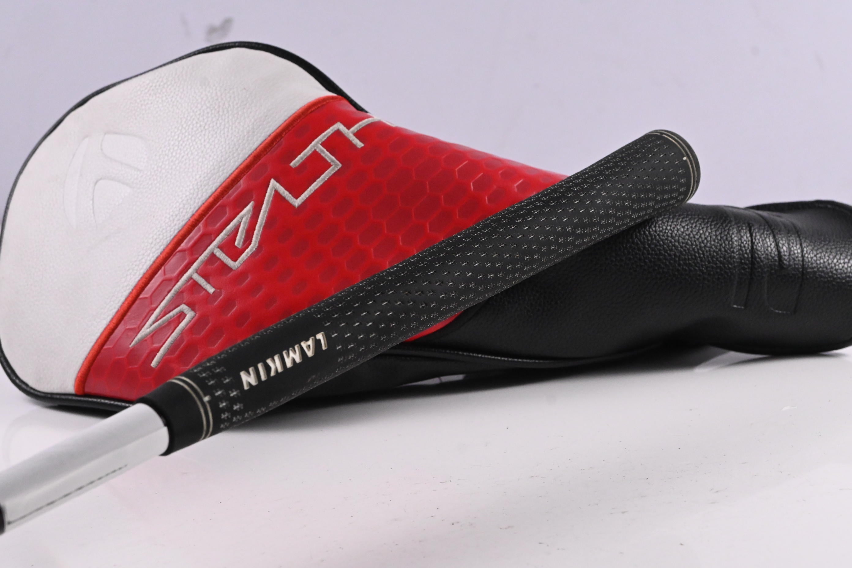 Taylormade Stealth 2 Driver / 10.5 Degree / Senior Flex Fujikura Speeder NX 50