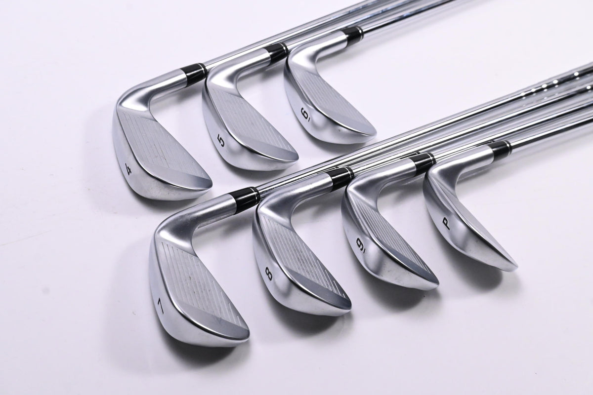 Left Hand Callaway Apex Ai200 Irons / 4-PW / Regular Flex True Temper AMT Red
