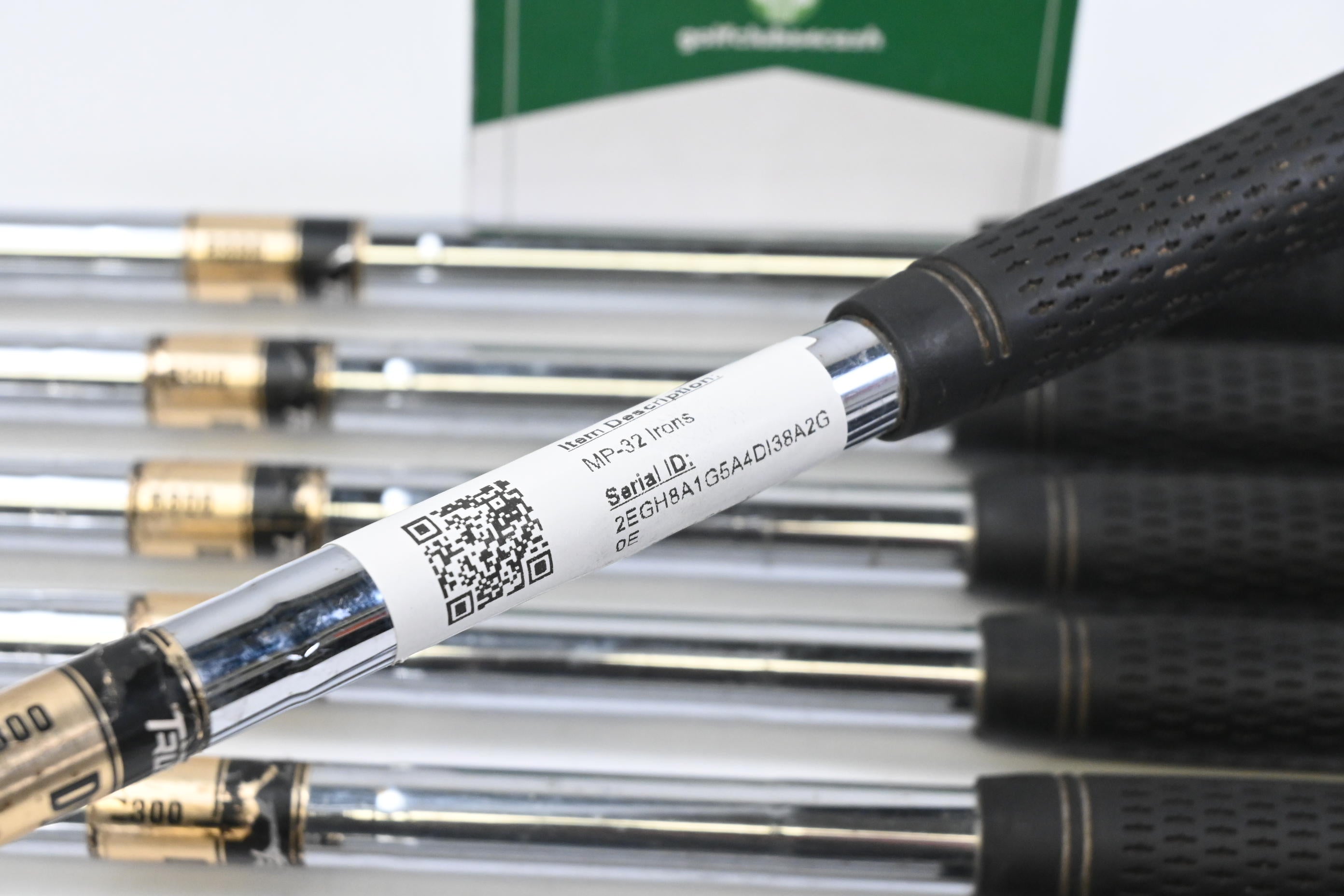 Mizuno MP-32 Irons / 3-PW / Regular Flex Dynamic Gold R300 Shafts