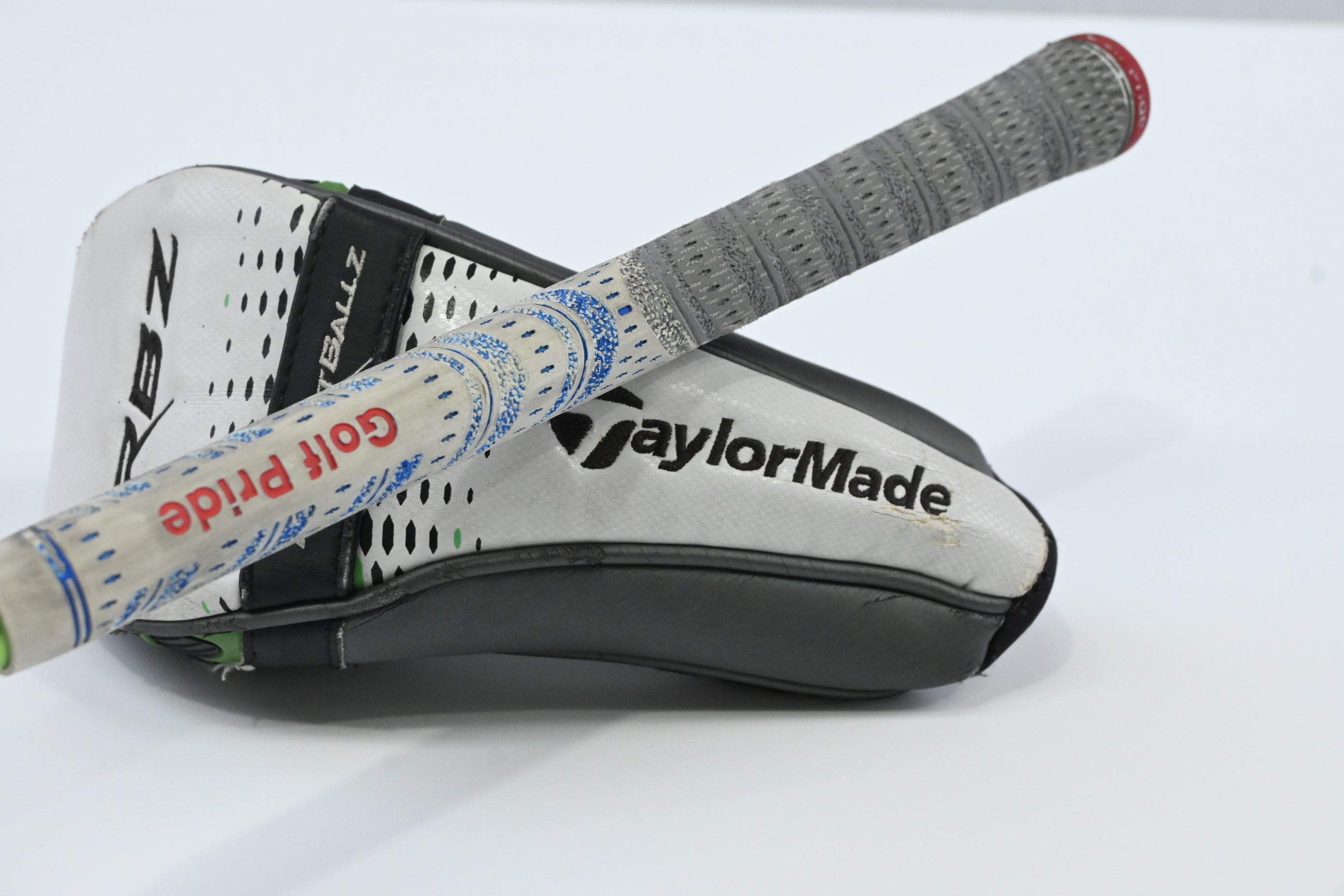 Taylormade RBZ #3 Hybrid / 19 Degree / Regular Flex Taylormade RBZ 65 Shaft