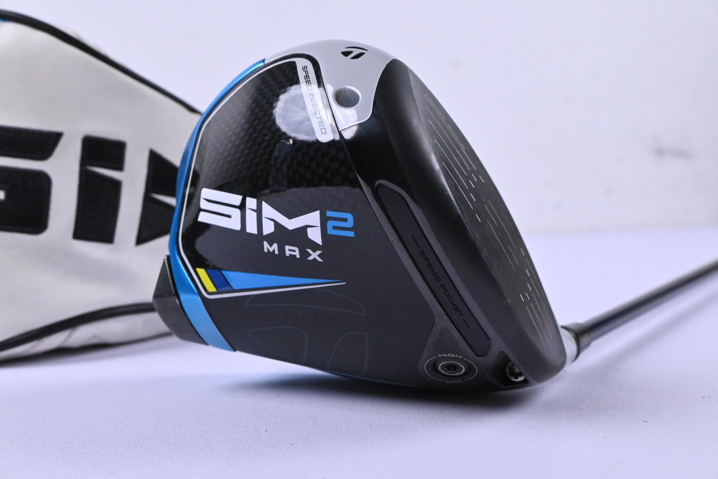 Taylormade SIM2 Max Driver / 10.5 Degree / Regular Flex Fujikura Ventus Blue 5 Shaft