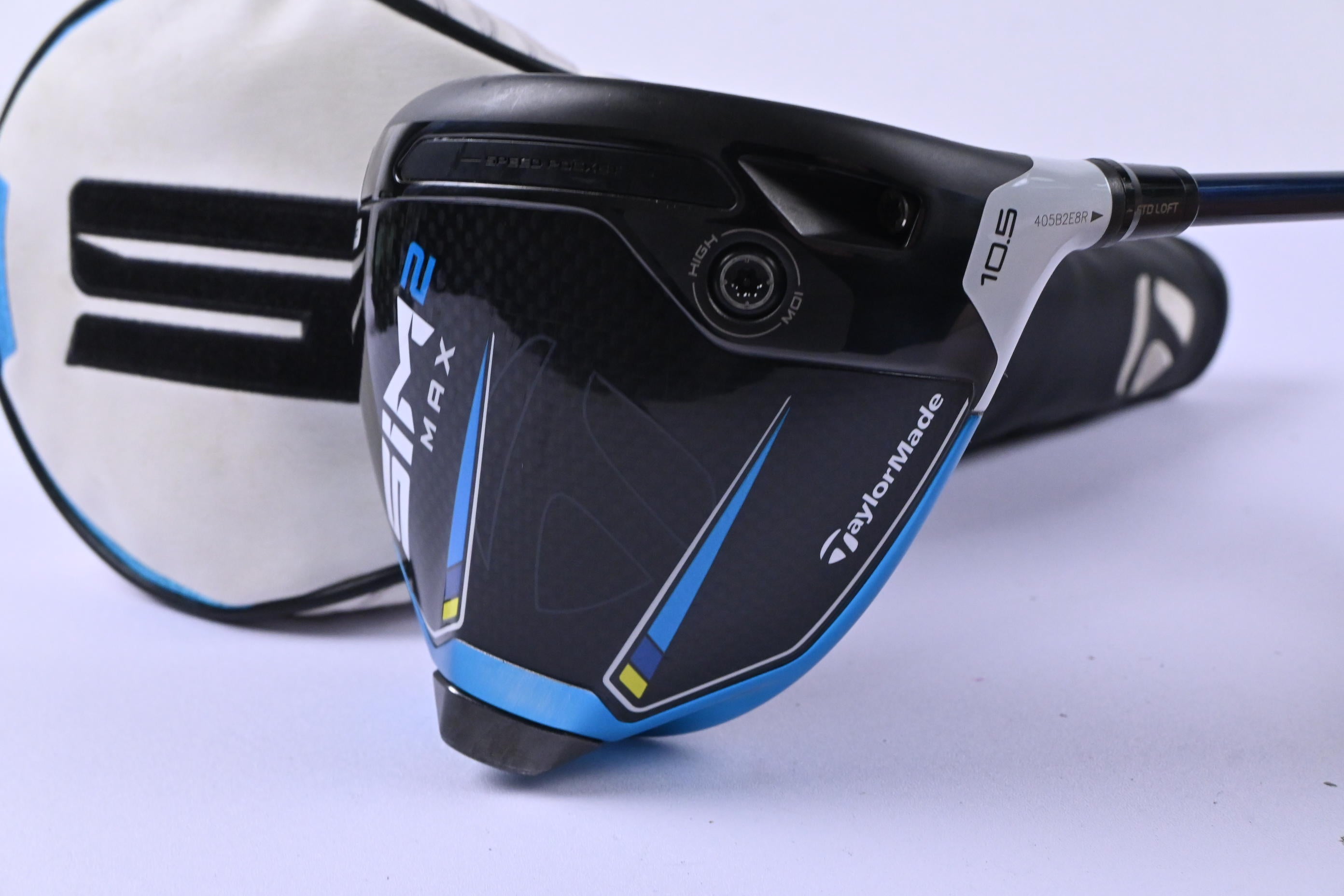 Taylormade SIM2 Max Driver / 10.5 Degree / Regular Flex Fujikura Ventus Blue 5 Shaft