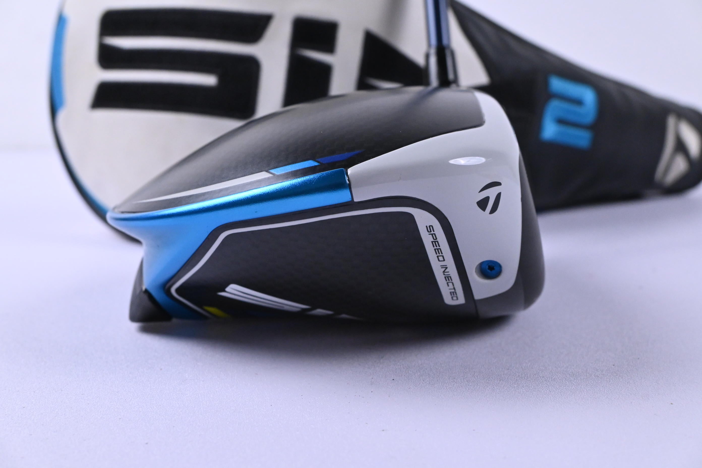 Taylormade SIM2 Max Driver / 10.5 Degree / Regular Flex Fujikura Ventus Blue 5 Shaft