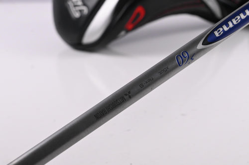 Titleist 915 D2 Driver / 9.5 Degree / Stiff Flex Diamana S+ Blue 60 Shaft